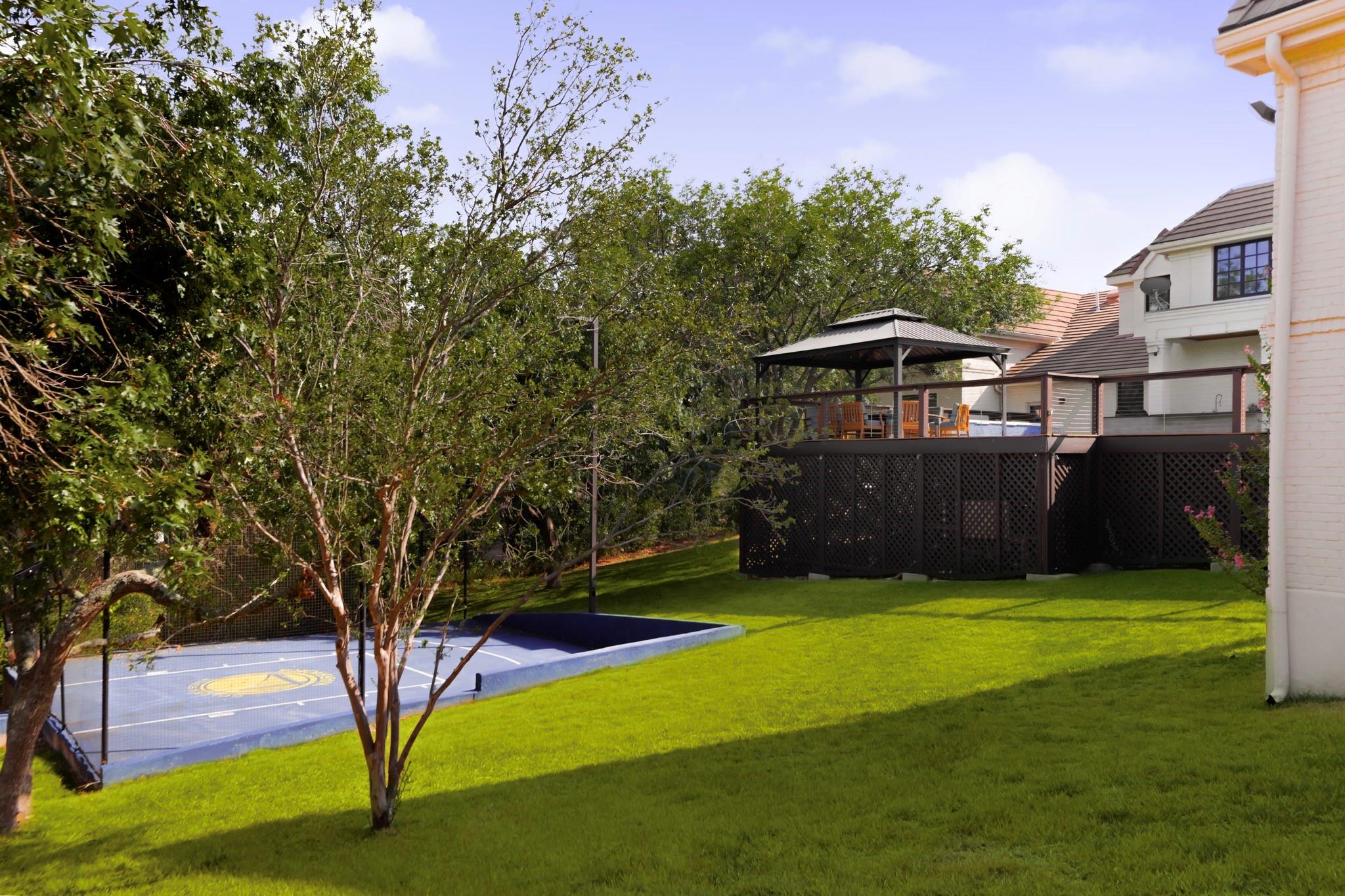 21 Cousteau LN