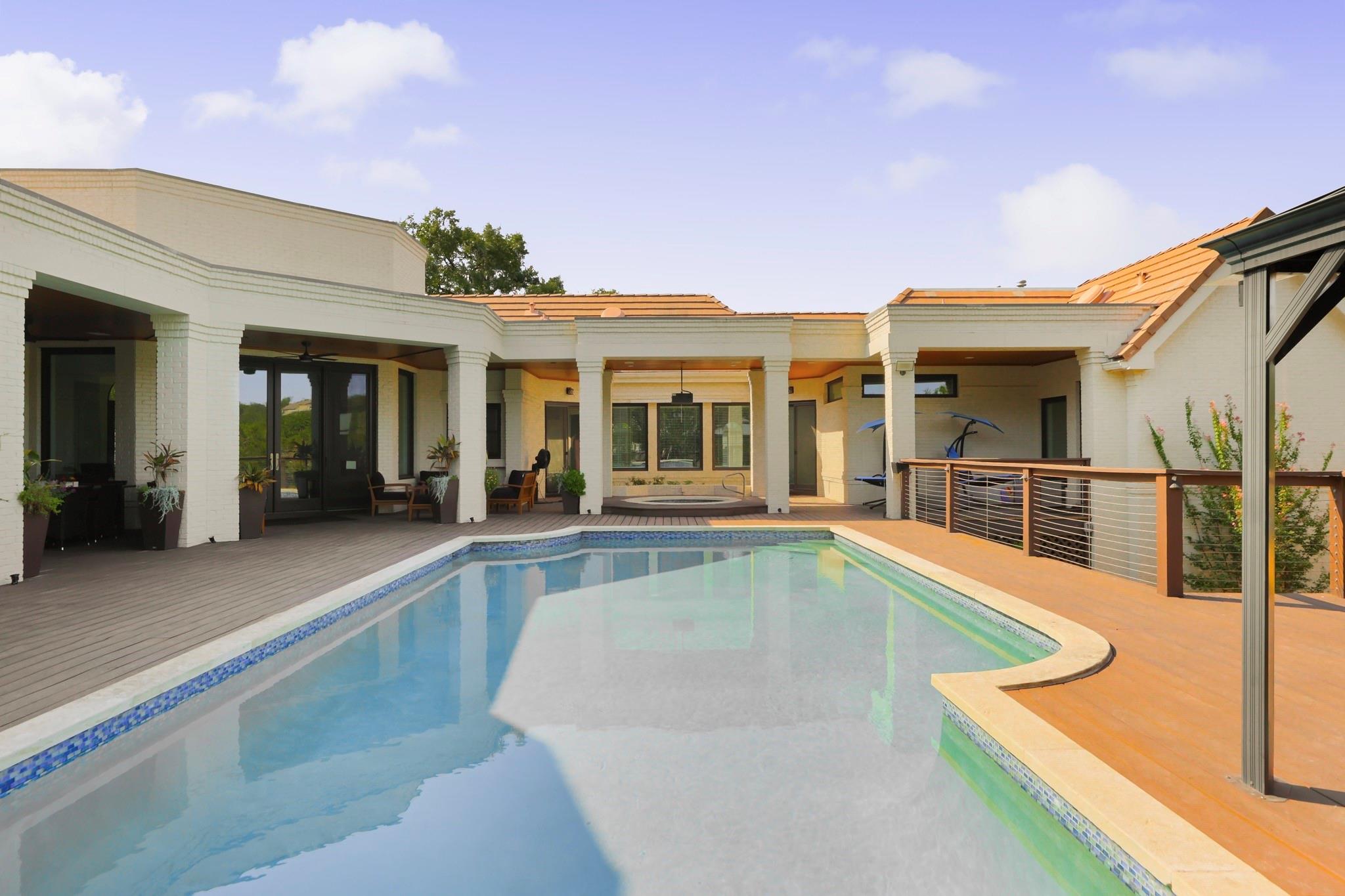 21 Cousteau LN