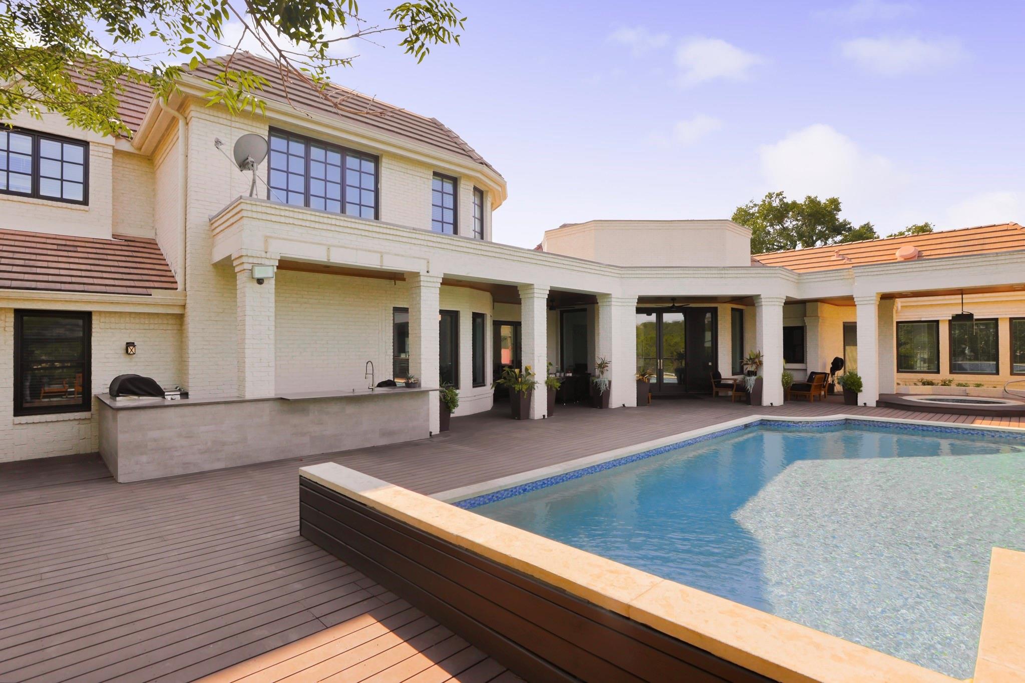 21 Cousteau LN