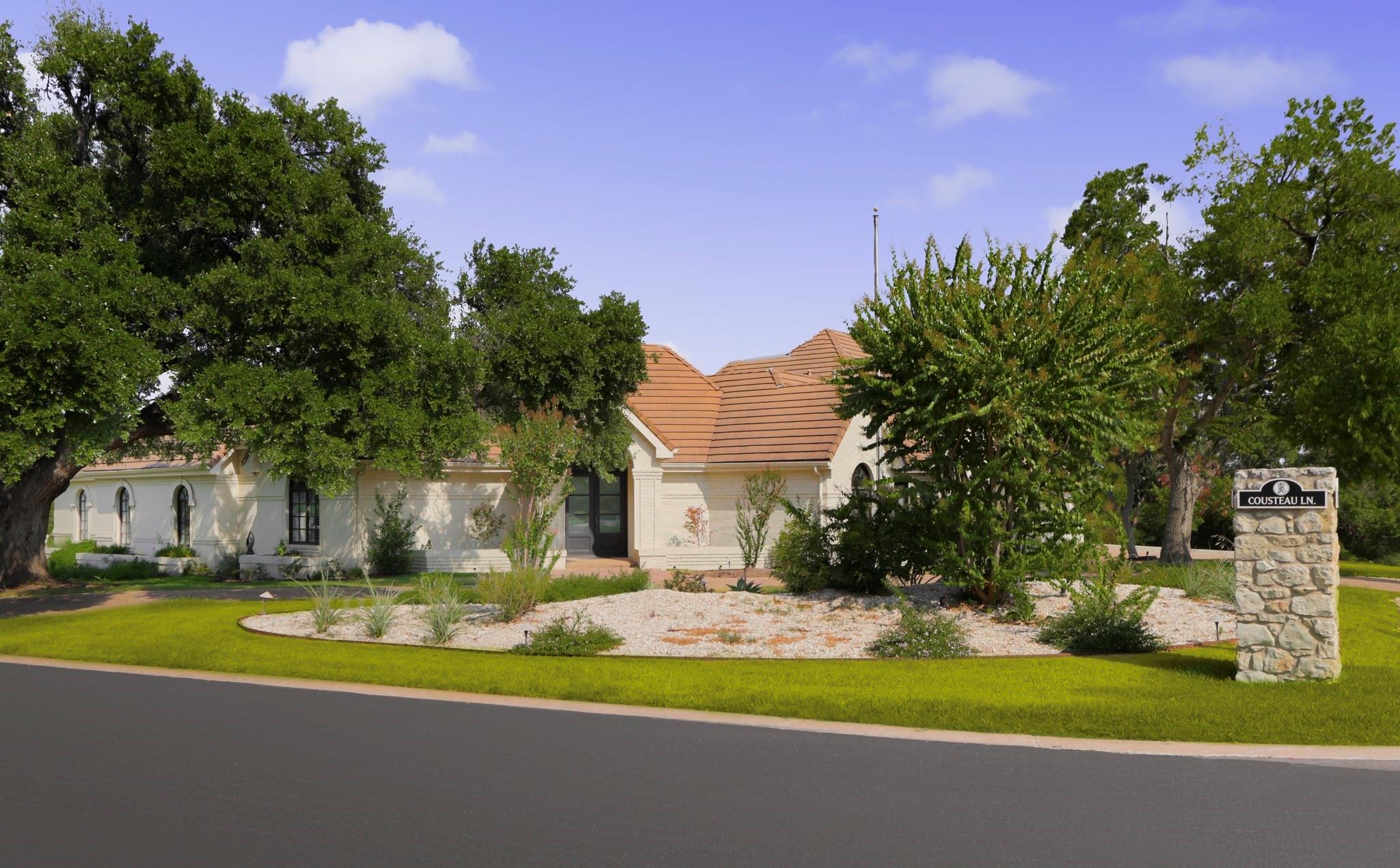21 Cousteau LN