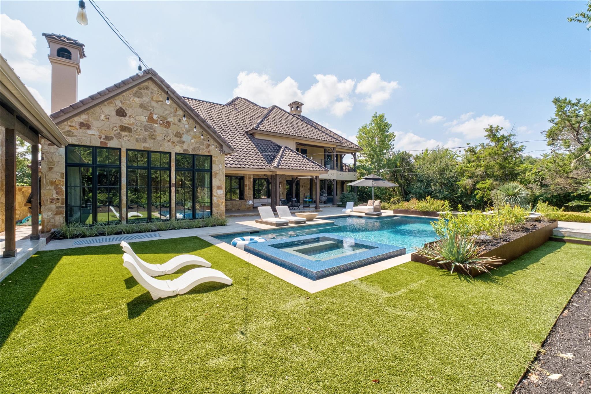 8700 Calera DR