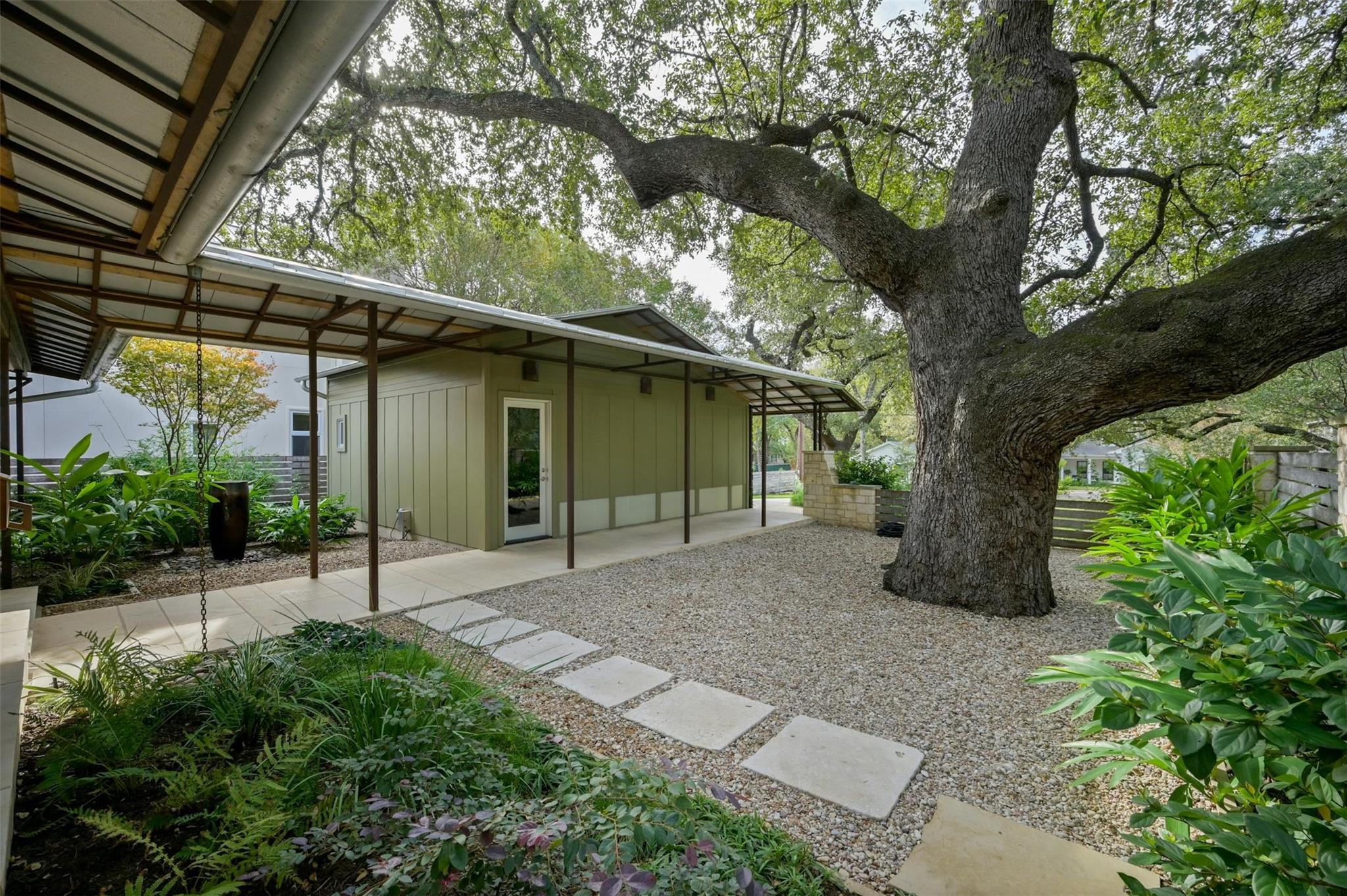 2500 Bridle PATH