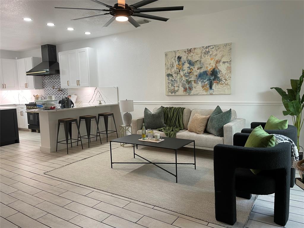 4121 Canyon Glen CIR