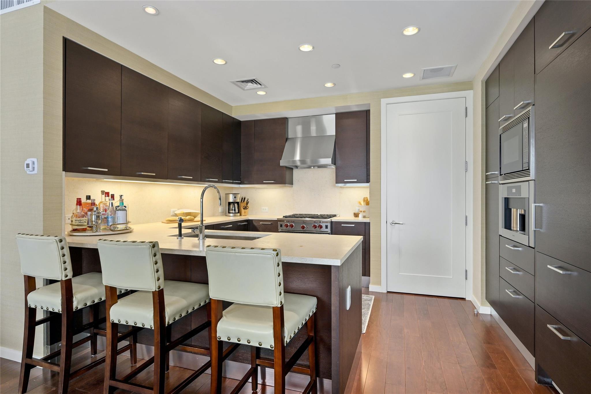 200 Congress Ave # 15A