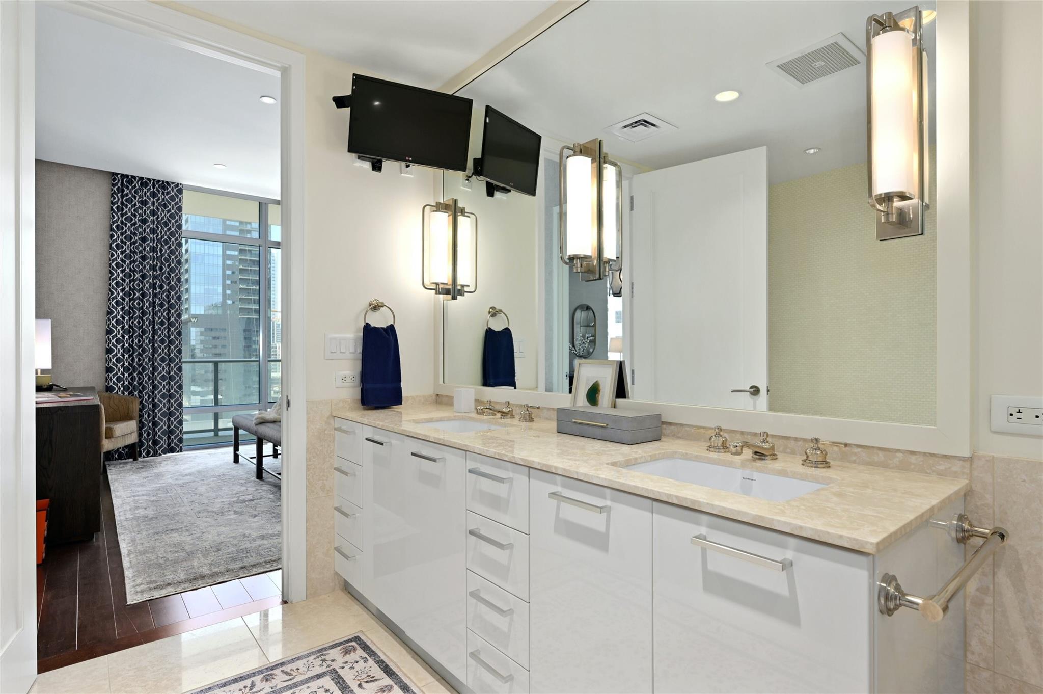 200 Congress Ave # 15A
