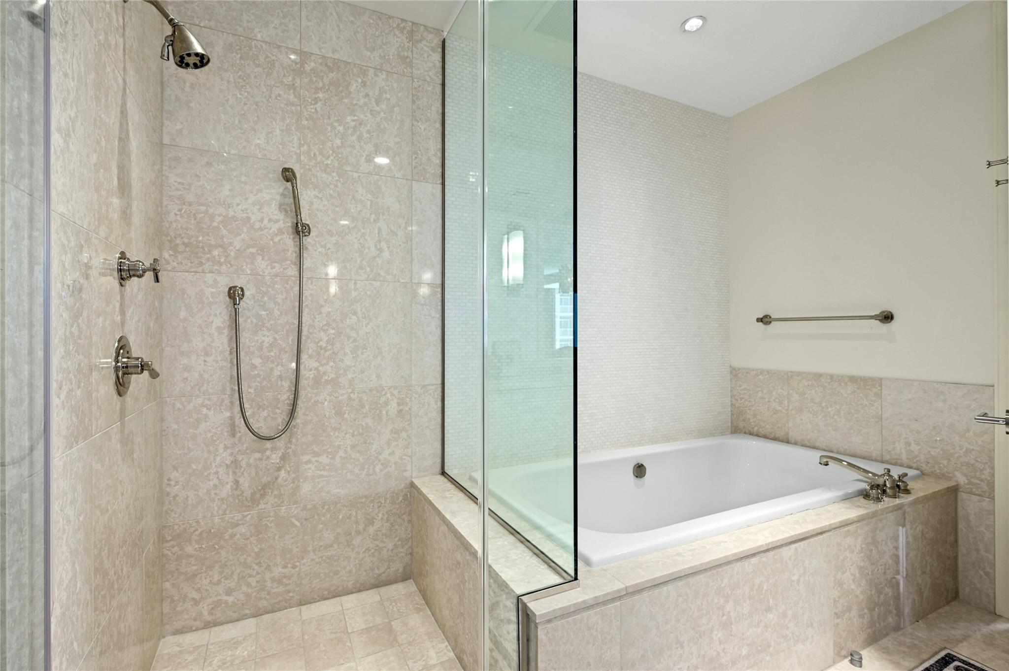 200 Congress Ave # 15A
