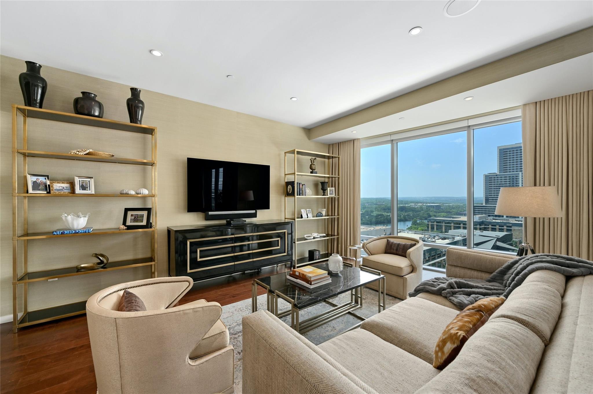 200 Congress Ave # 15A