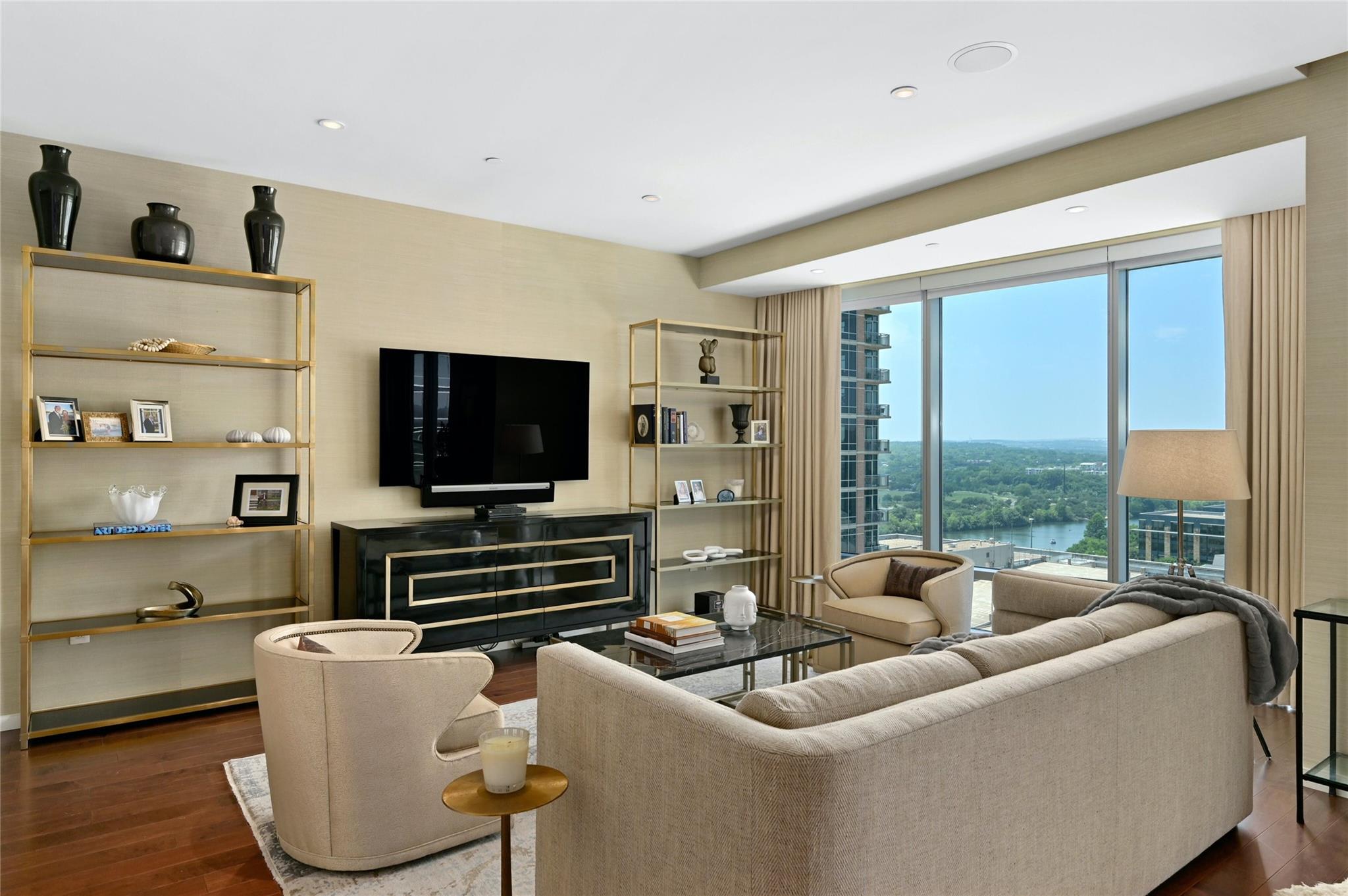 200 Congress Ave # 15A
