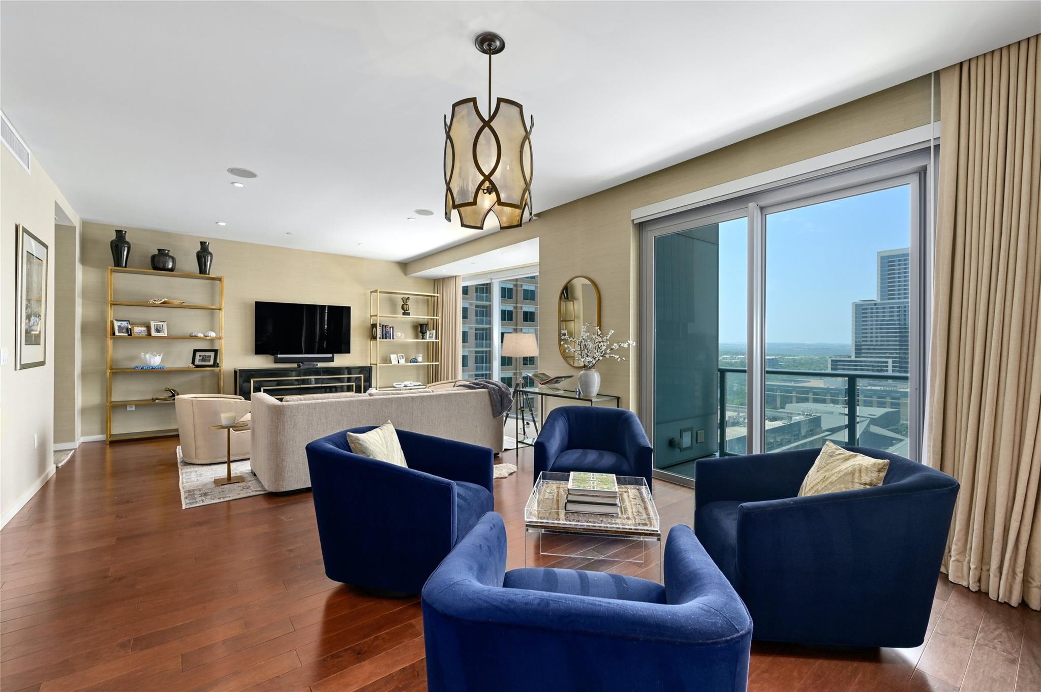 200 Congress Ave # 15A