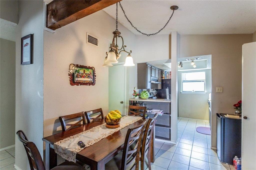 2104 Old West PL