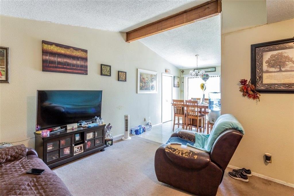 2104 Old West PL