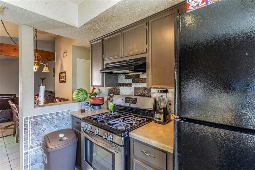 2104 Old West PL