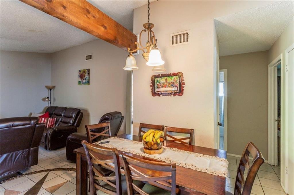 2104 Old West PL