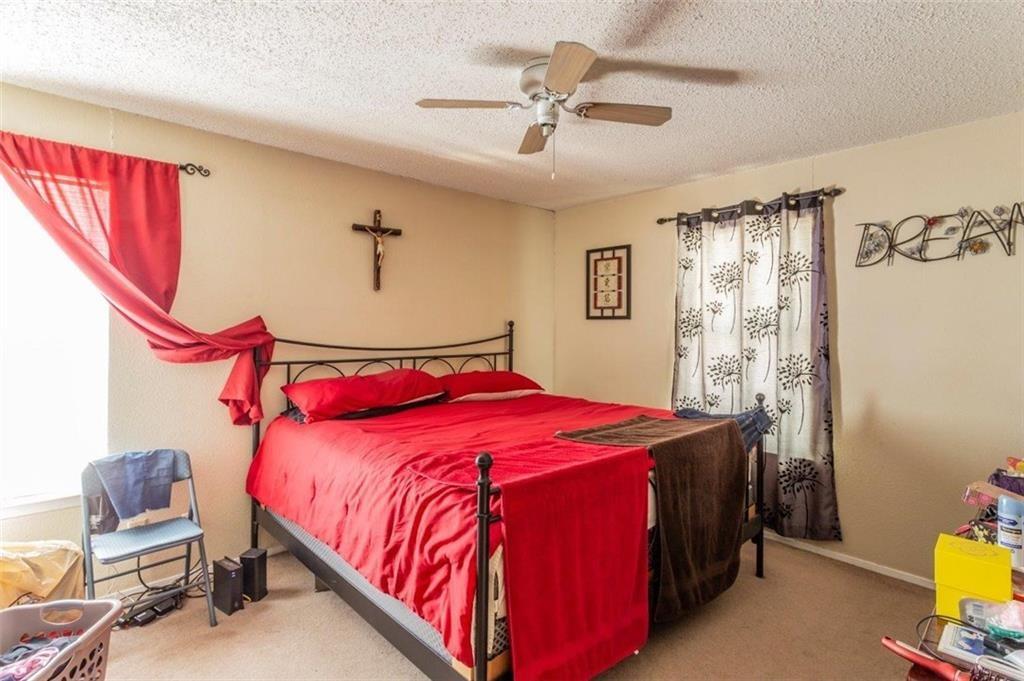 2104 Old West PL