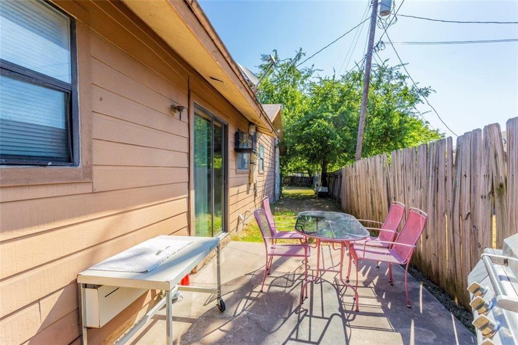 2104 Old West PL