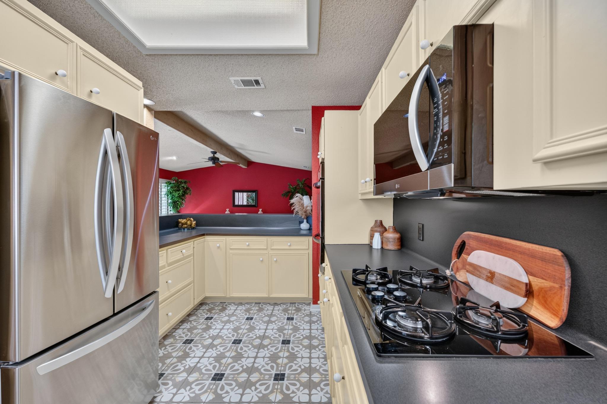 1907 Stoneridge RD
