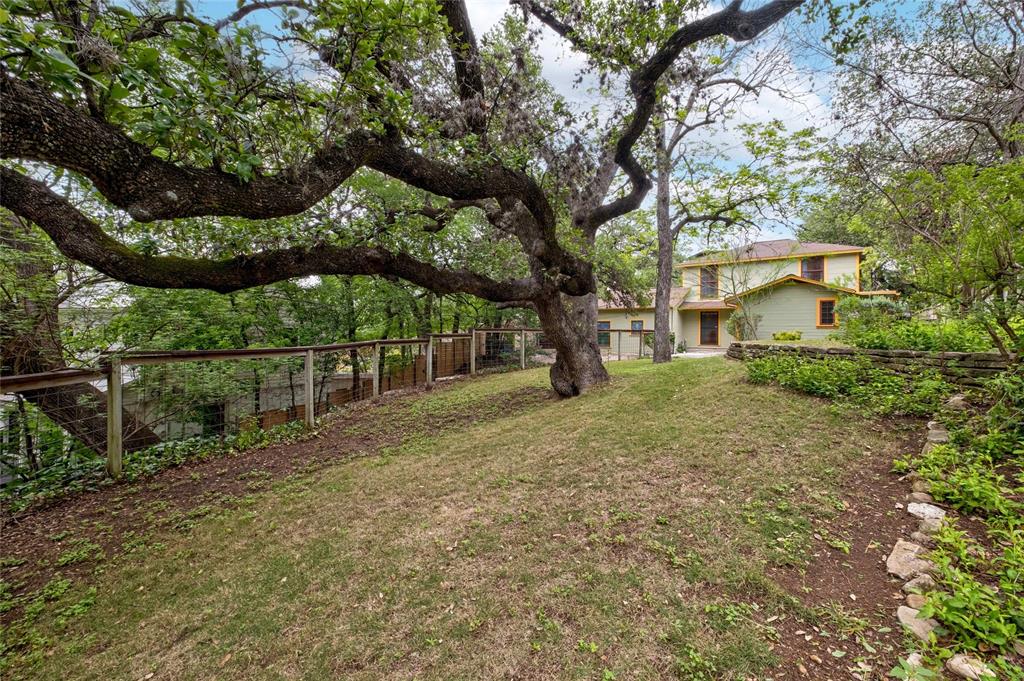 1305 Bonham TER