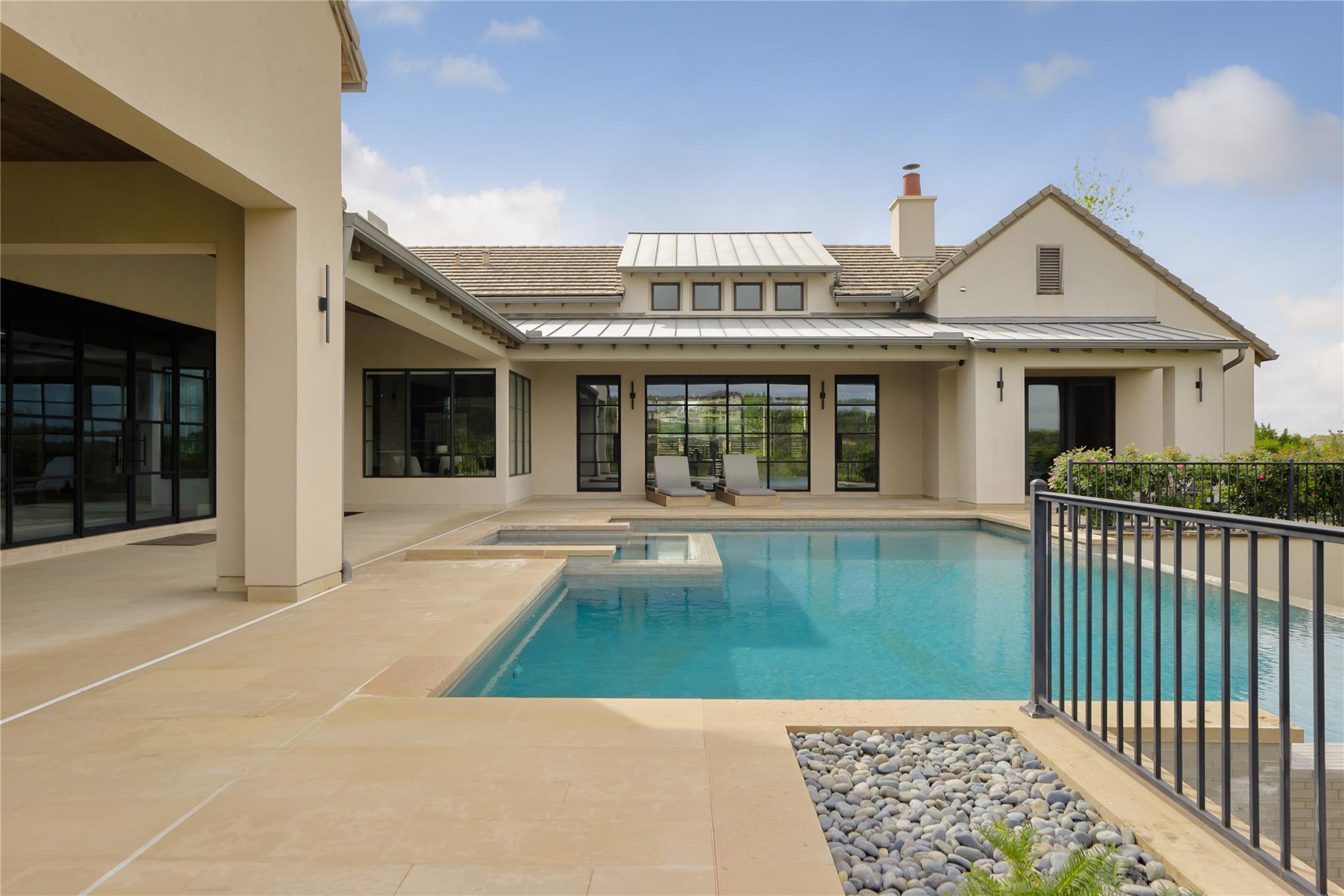 4717 Peralta LN