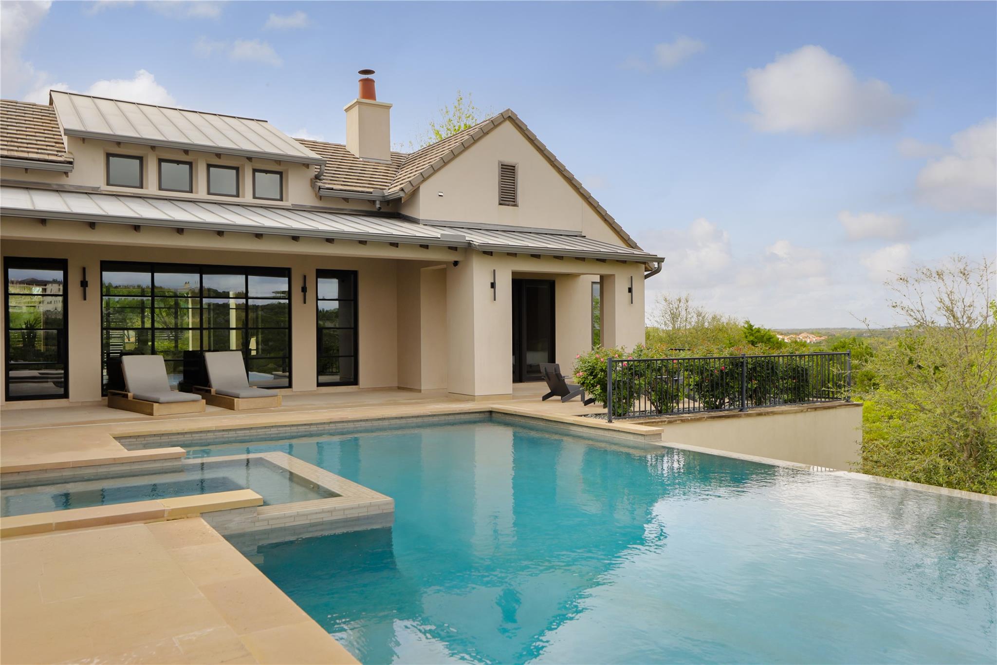 4717 Peralta LN