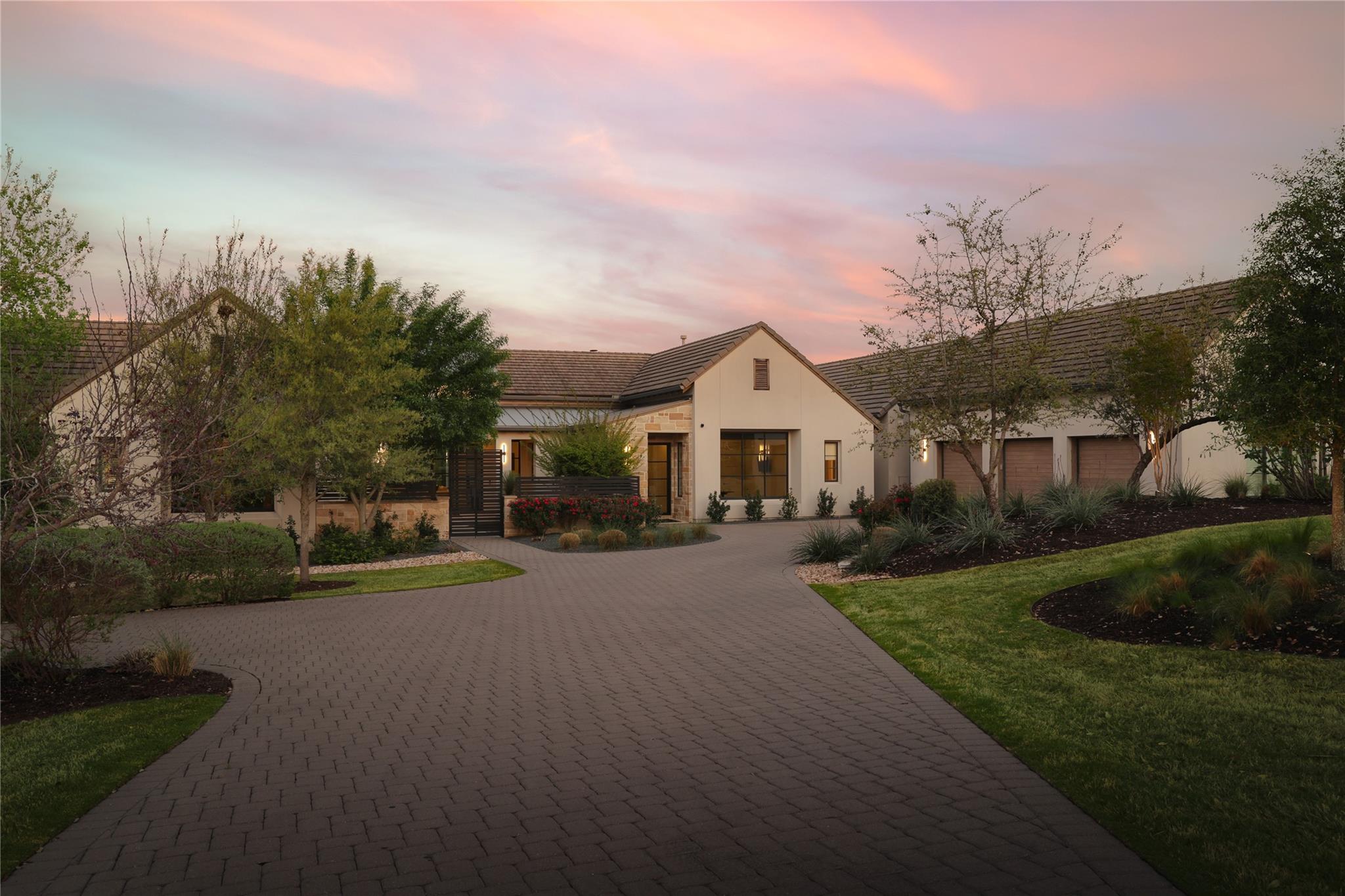 4717 Peralta LN