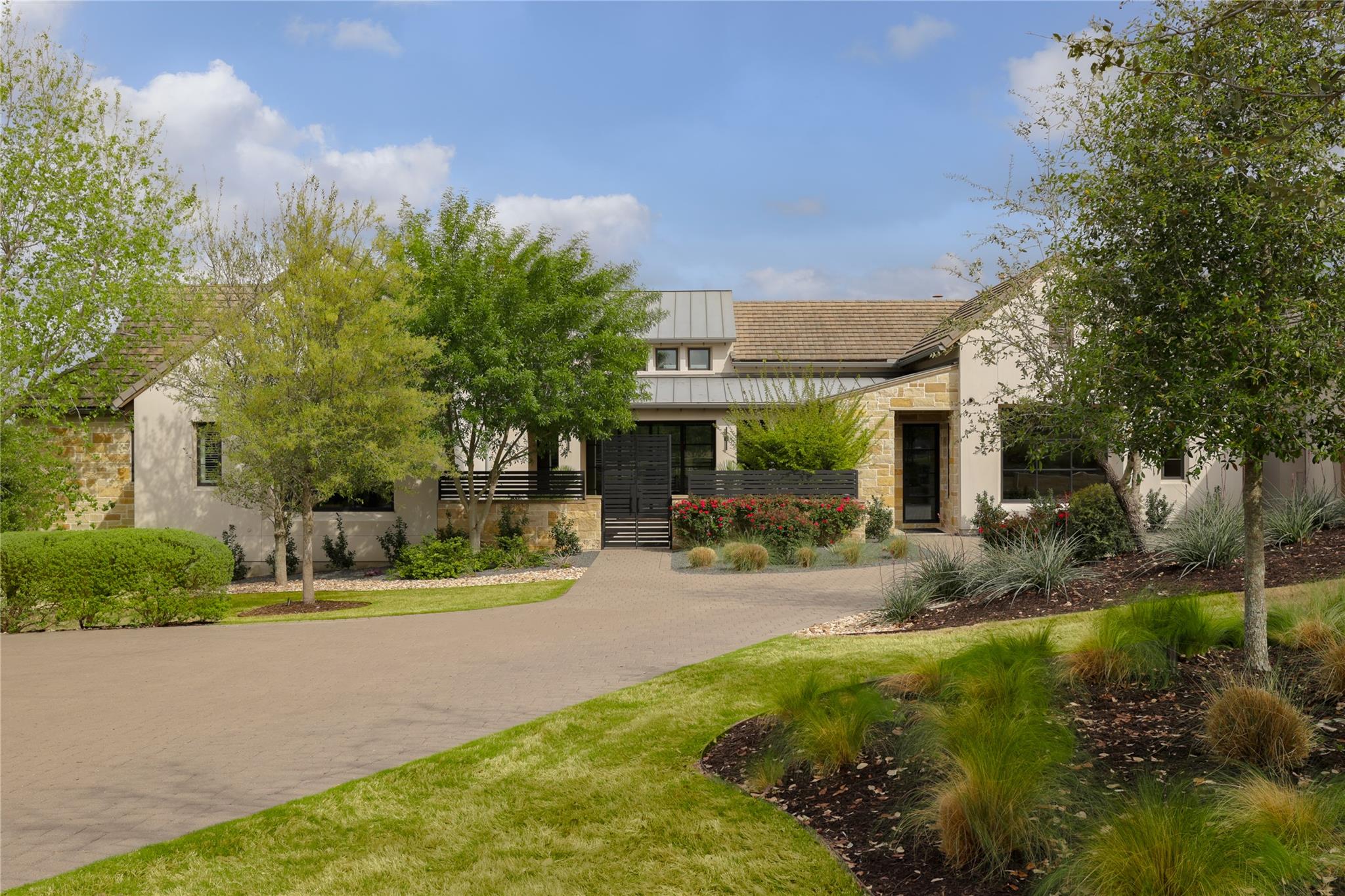 4717 Peralta LN