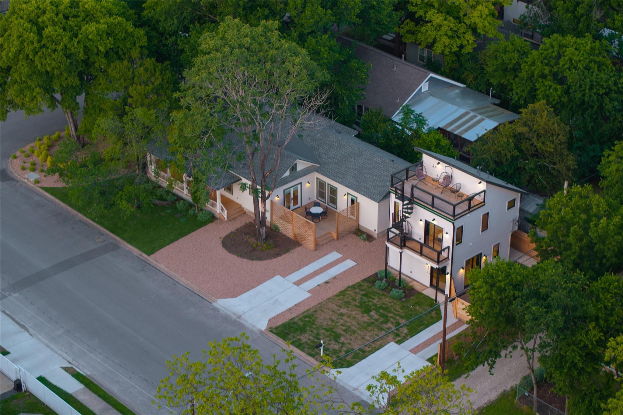87 Chalmers Ave