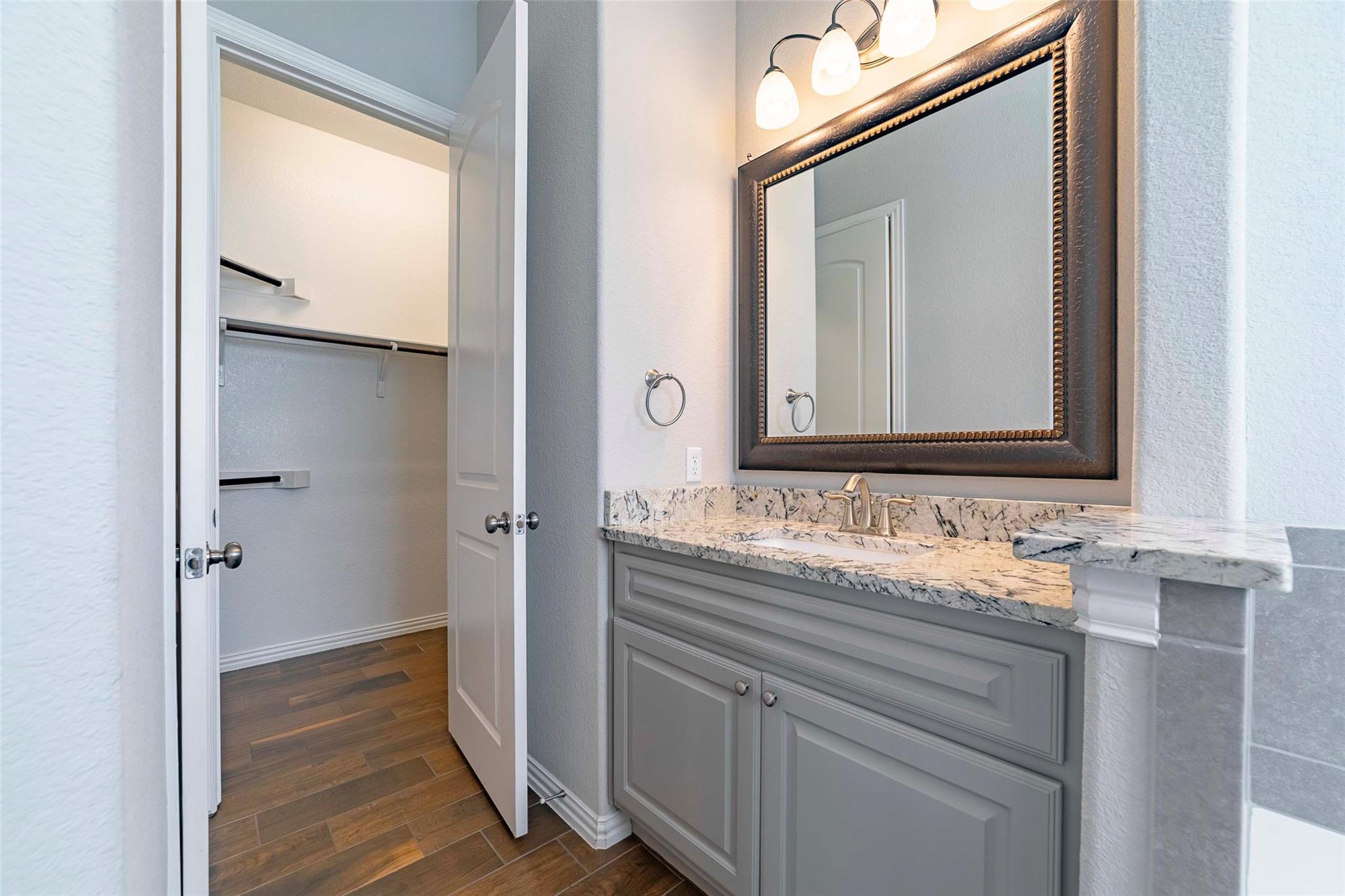 206 Cartwheel BND # 138