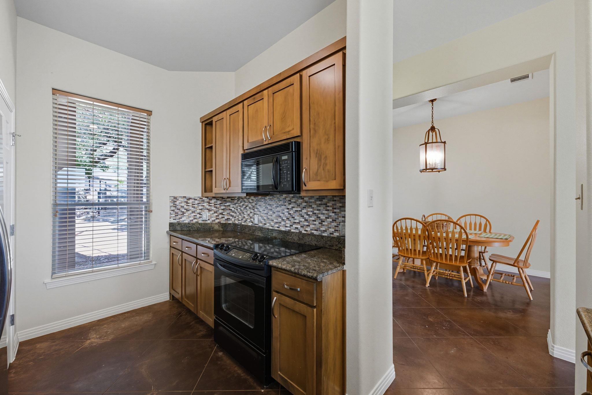 1101 OAK HURST RD # 100