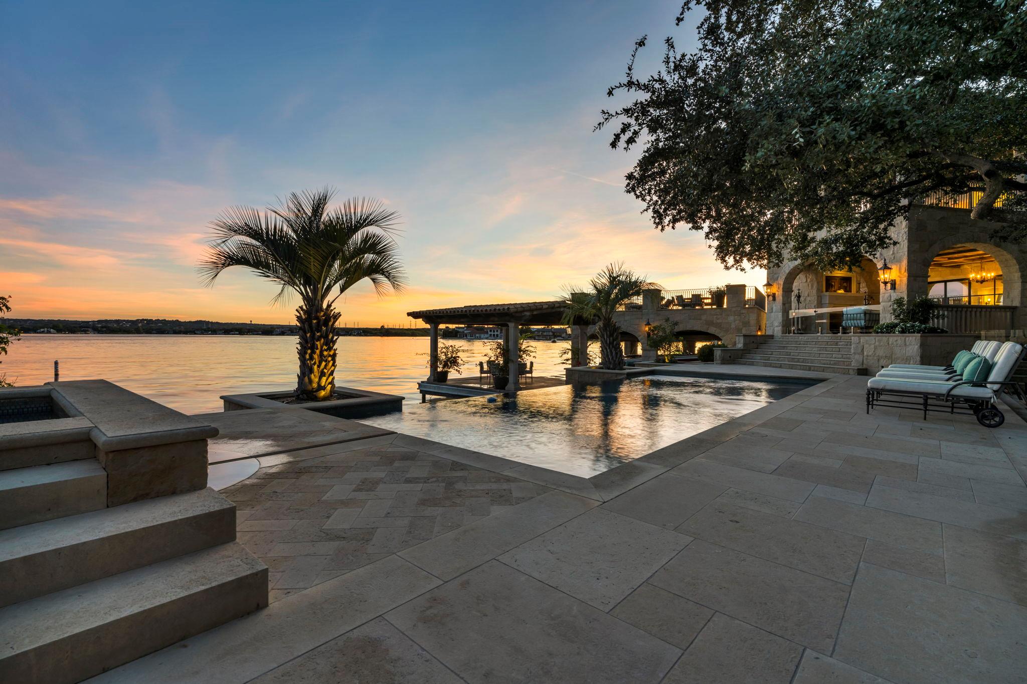 419 Lighthouse DR