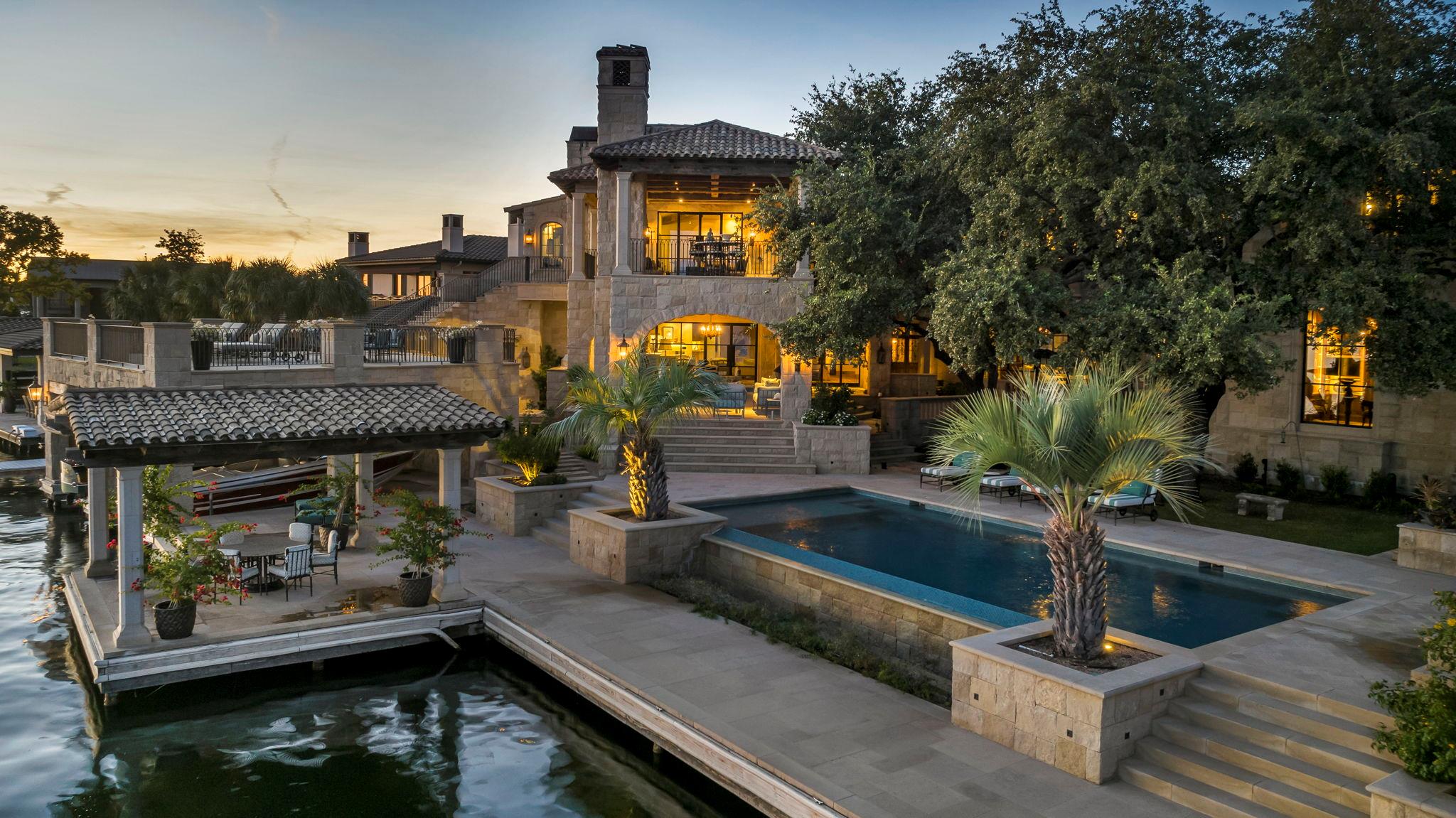 419 Lighthouse DR