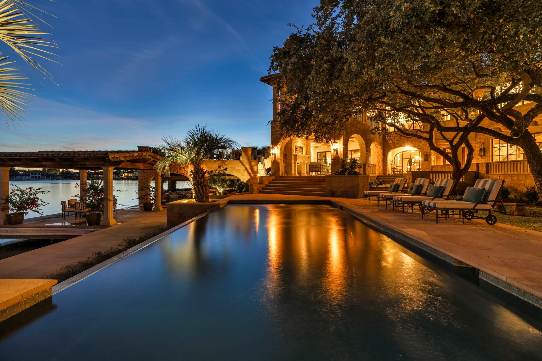 419 Lighthouse DR
