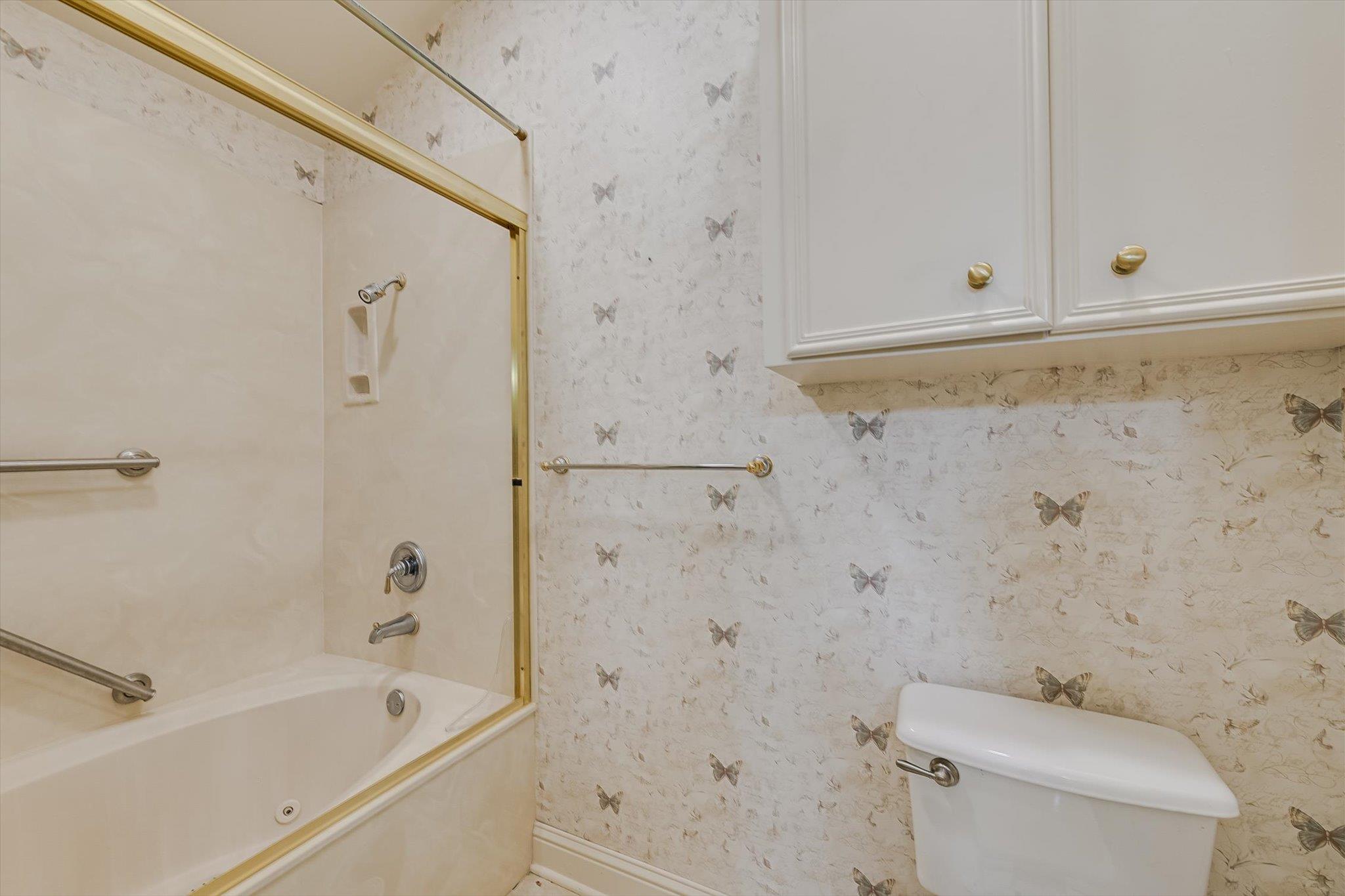 3805 Woodbrook CIR