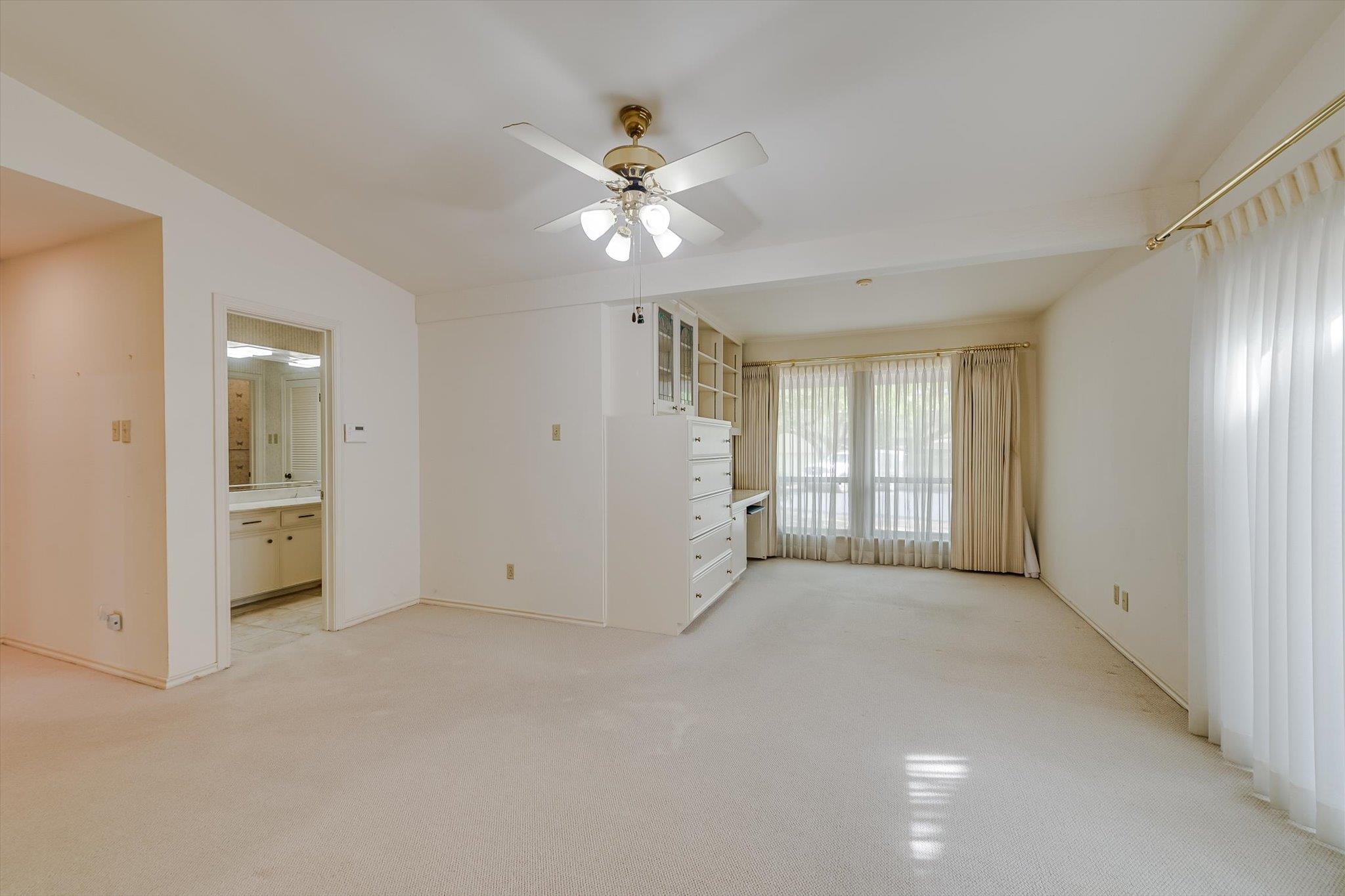 3805 Woodbrook CIR