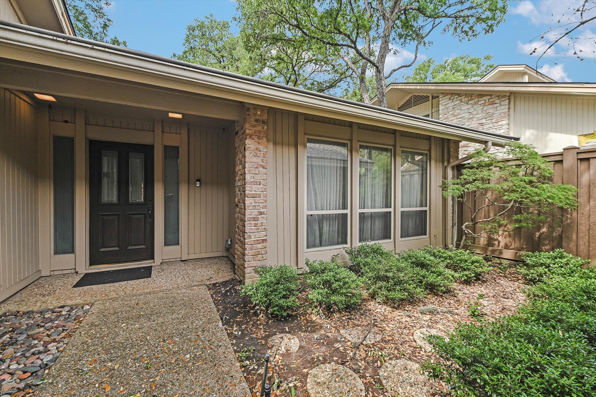 3805 Woodbrook CIR