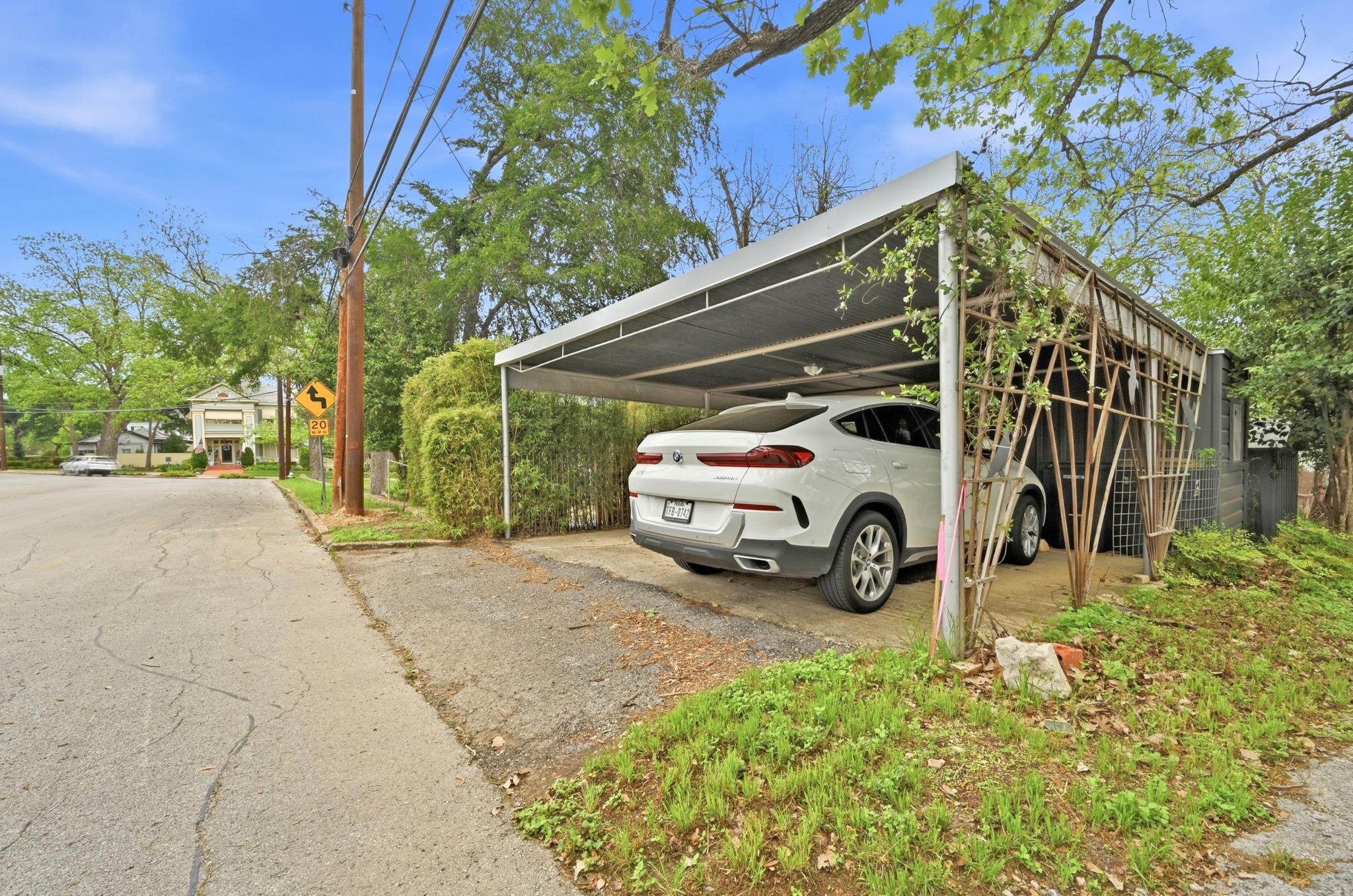 221 N Johnson Ave