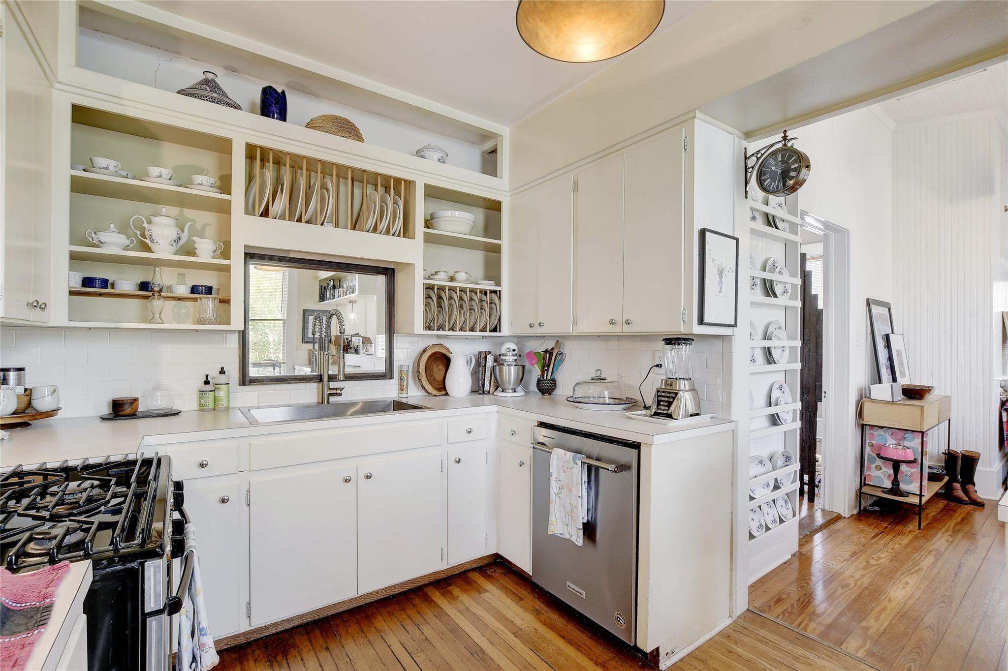 221 N Johnson Ave