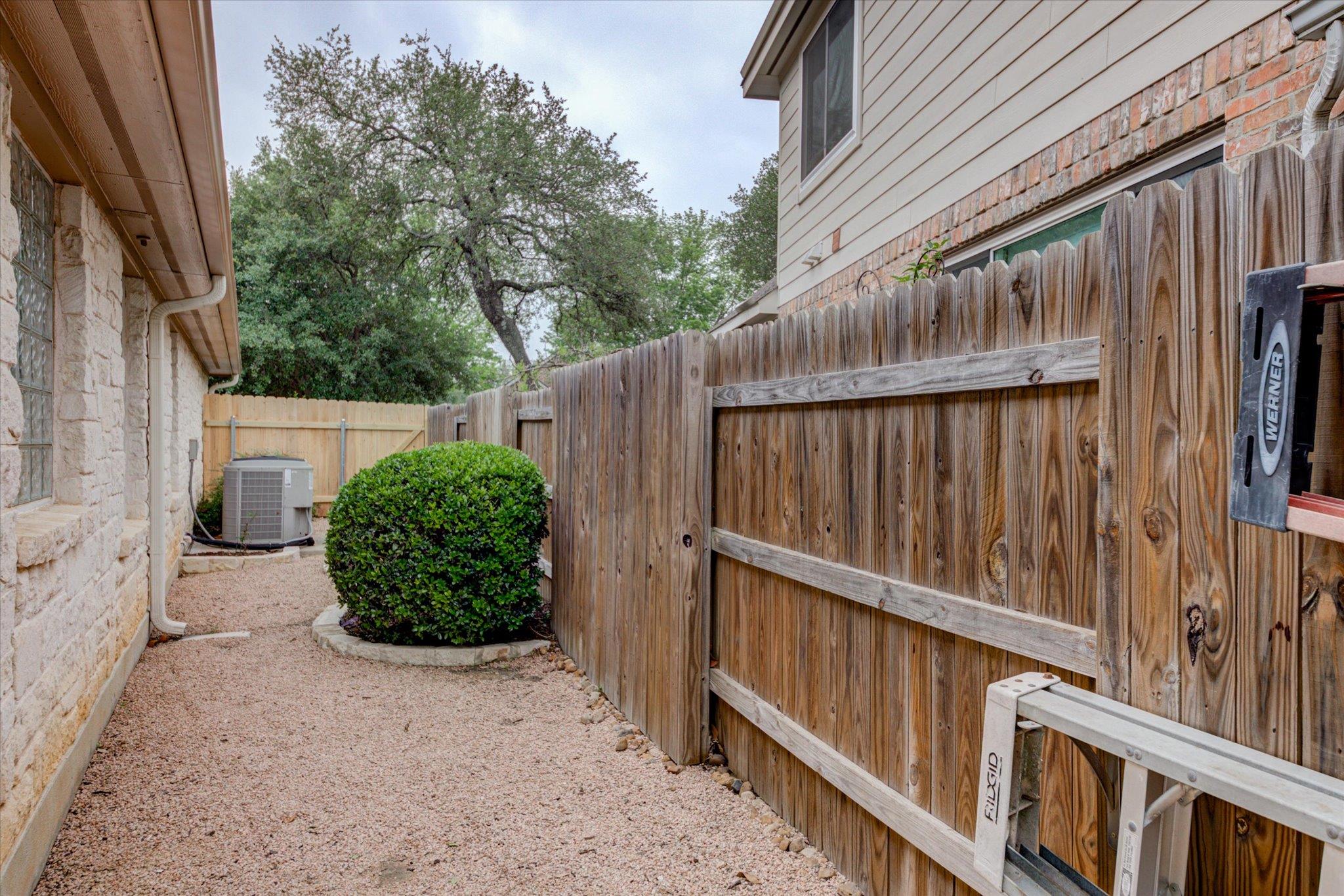 9413 La Puente DR