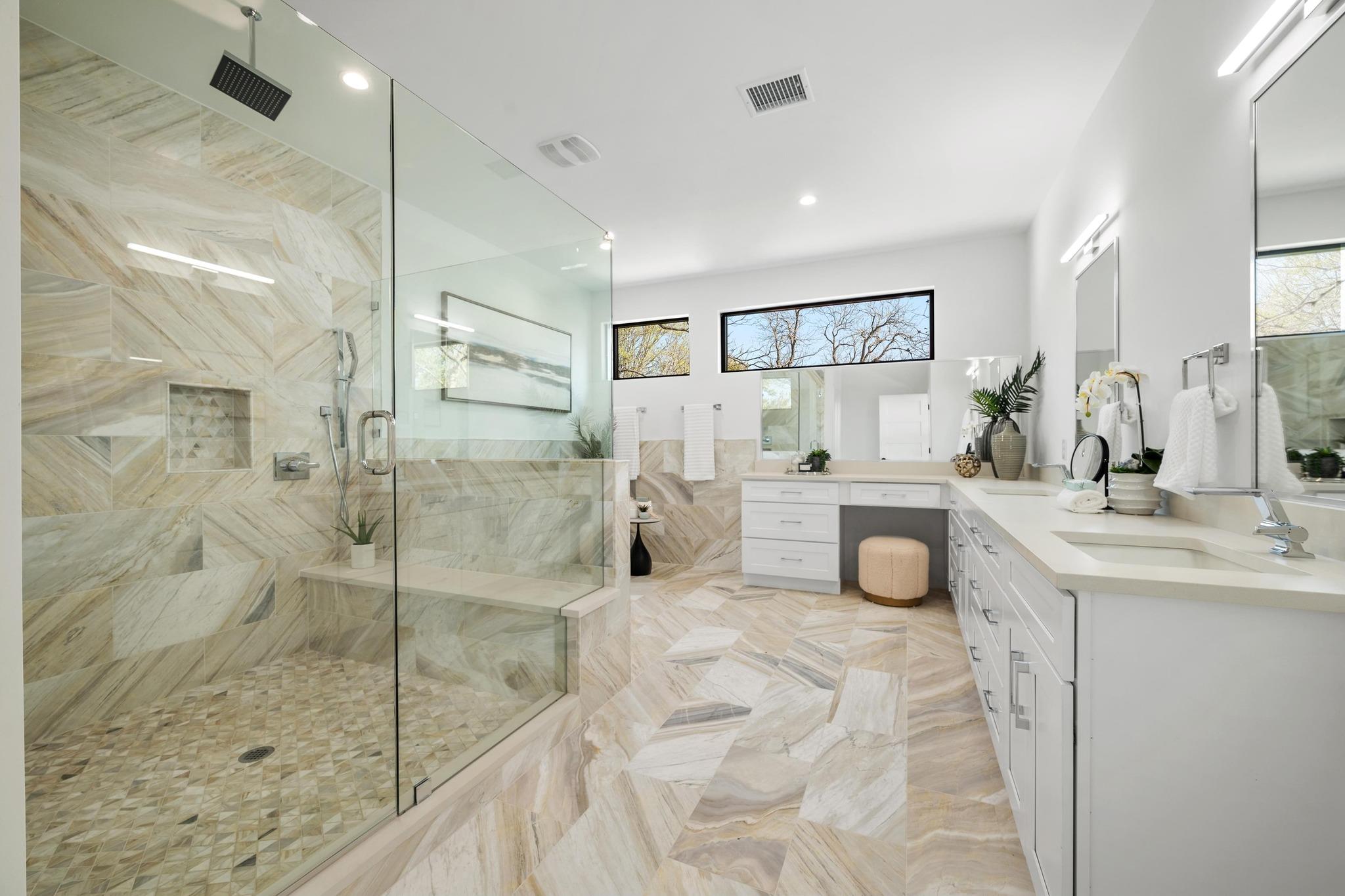 1608 Dexter ST