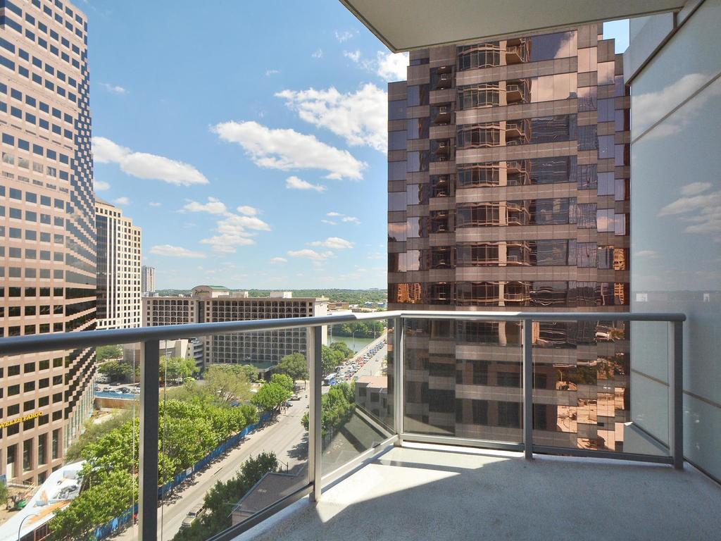 200 CONGRESS Ave # 12F