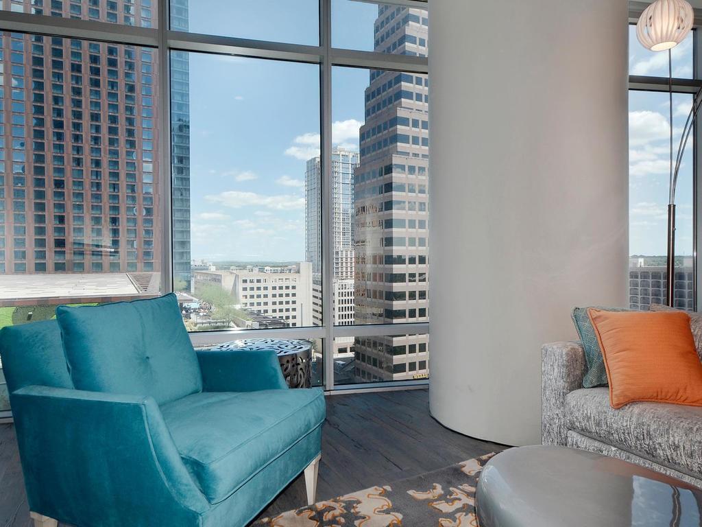 200 CONGRESS Ave # 12F