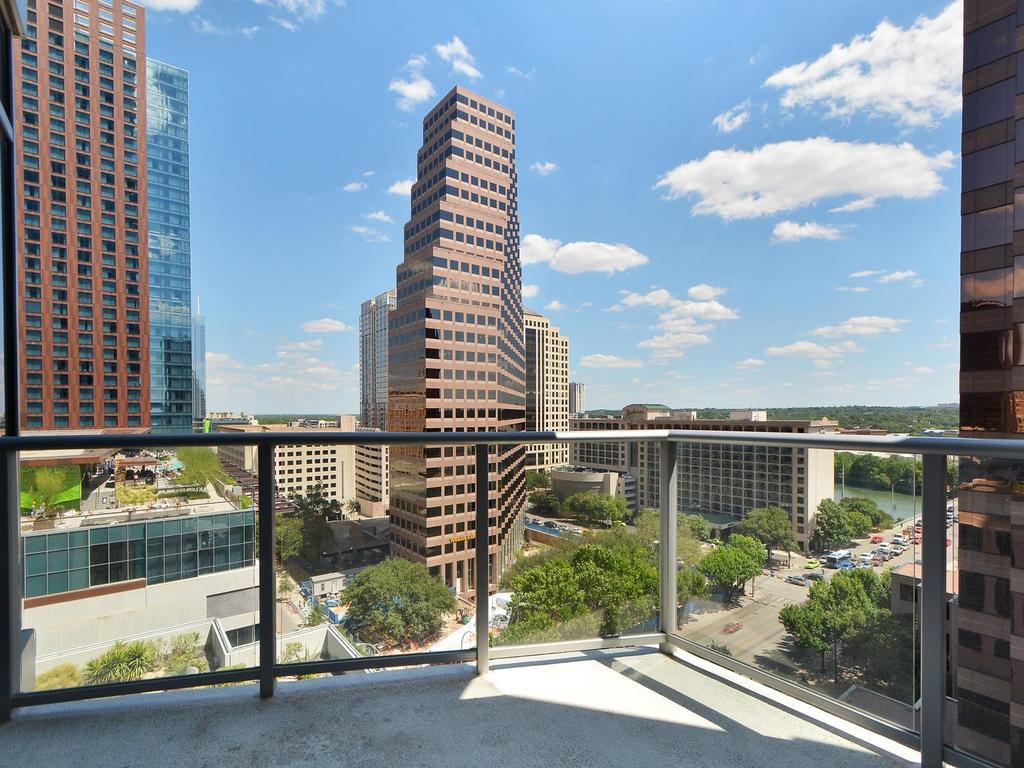 200 CONGRESS Ave # 12F