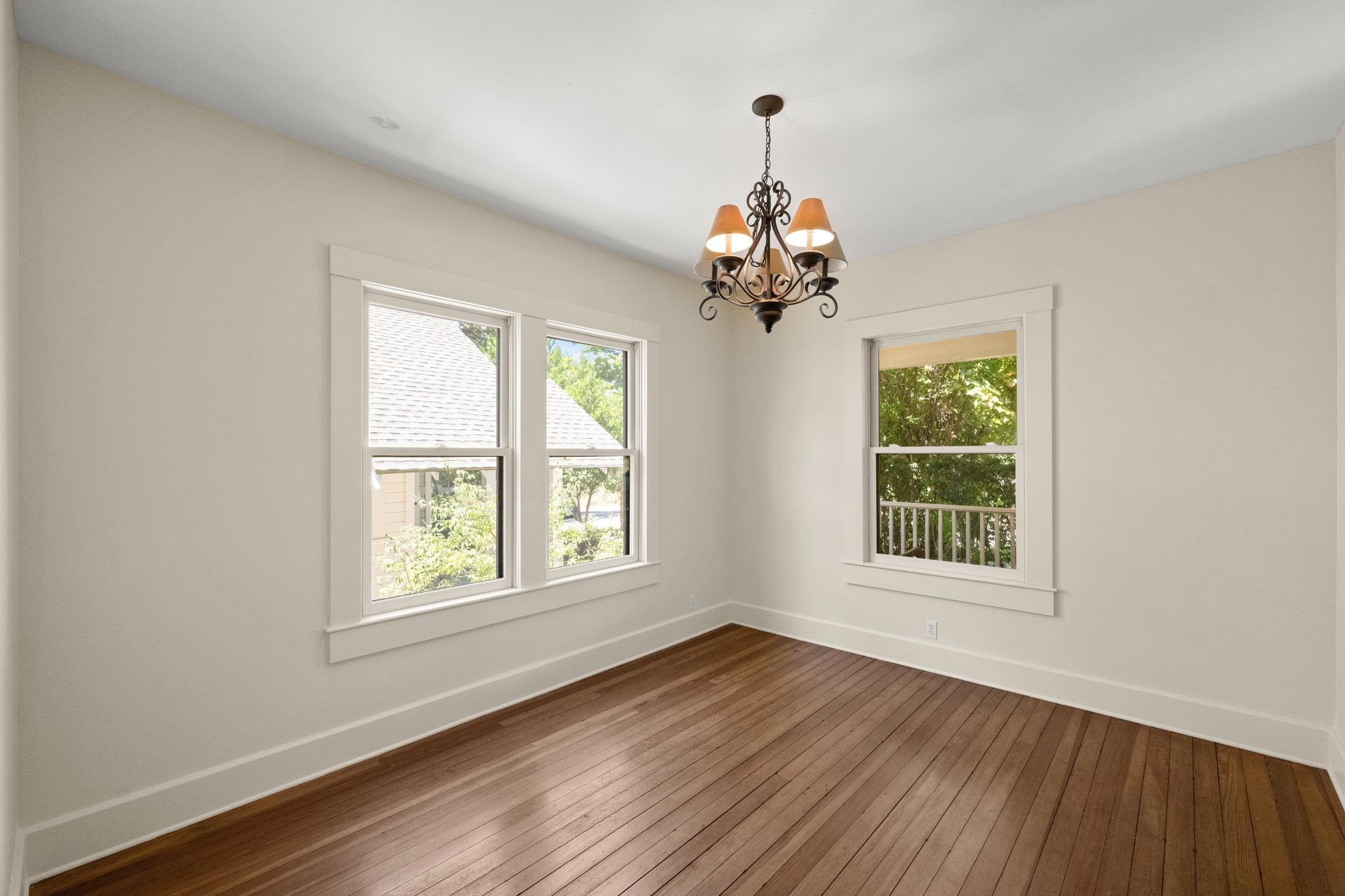 1309 W 10th ST
