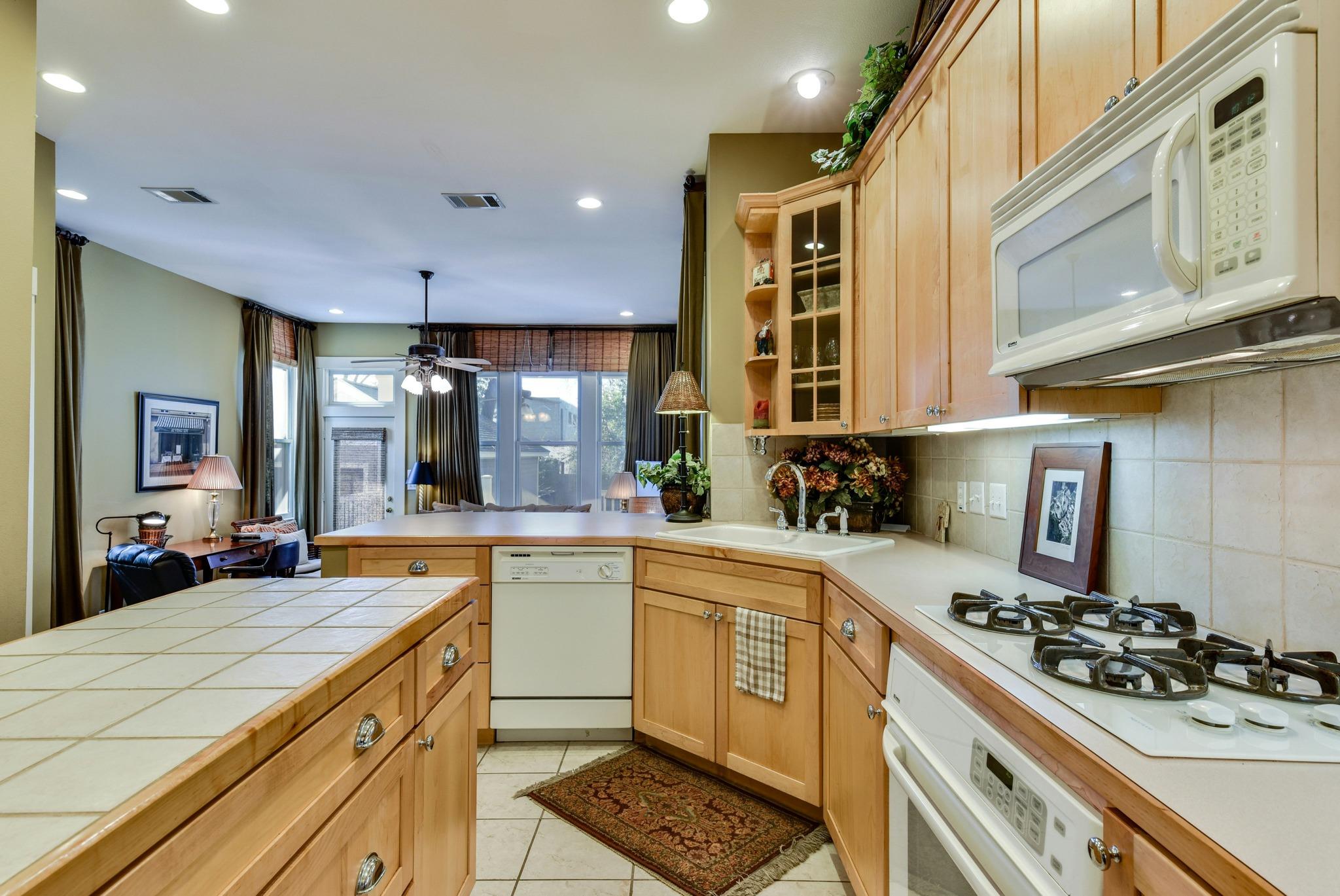1309 W 10th ST