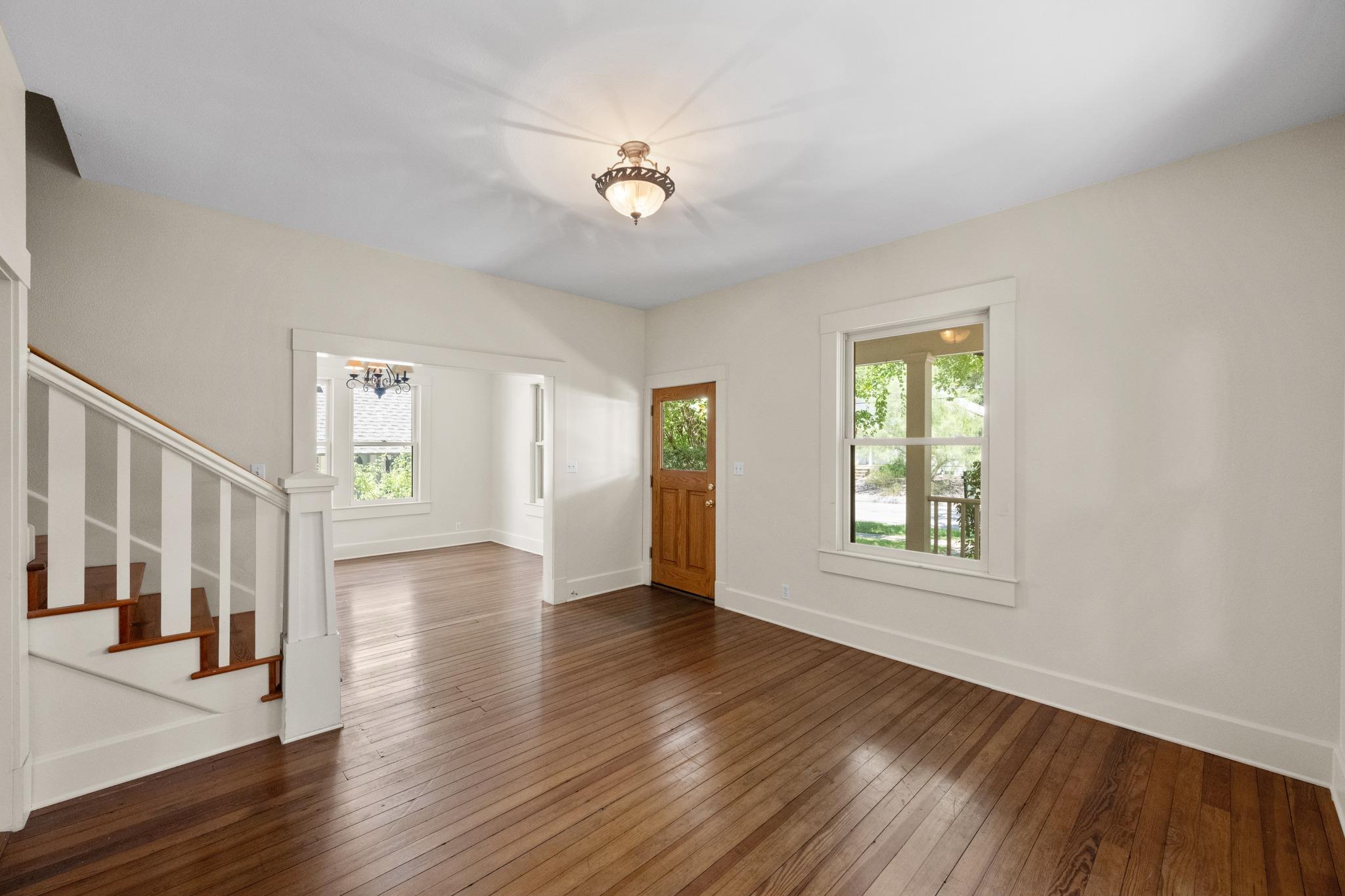 1309 W 10th ST