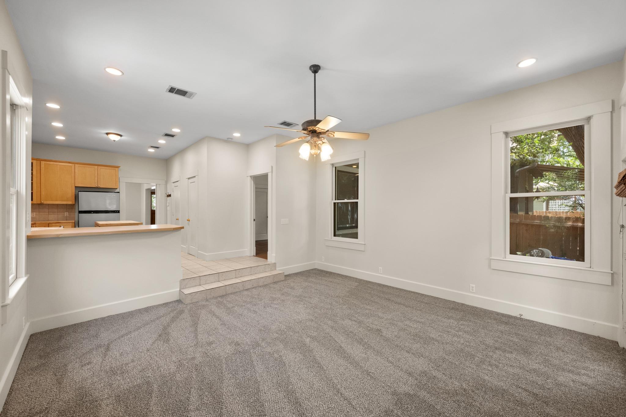 1309 W 10th ST