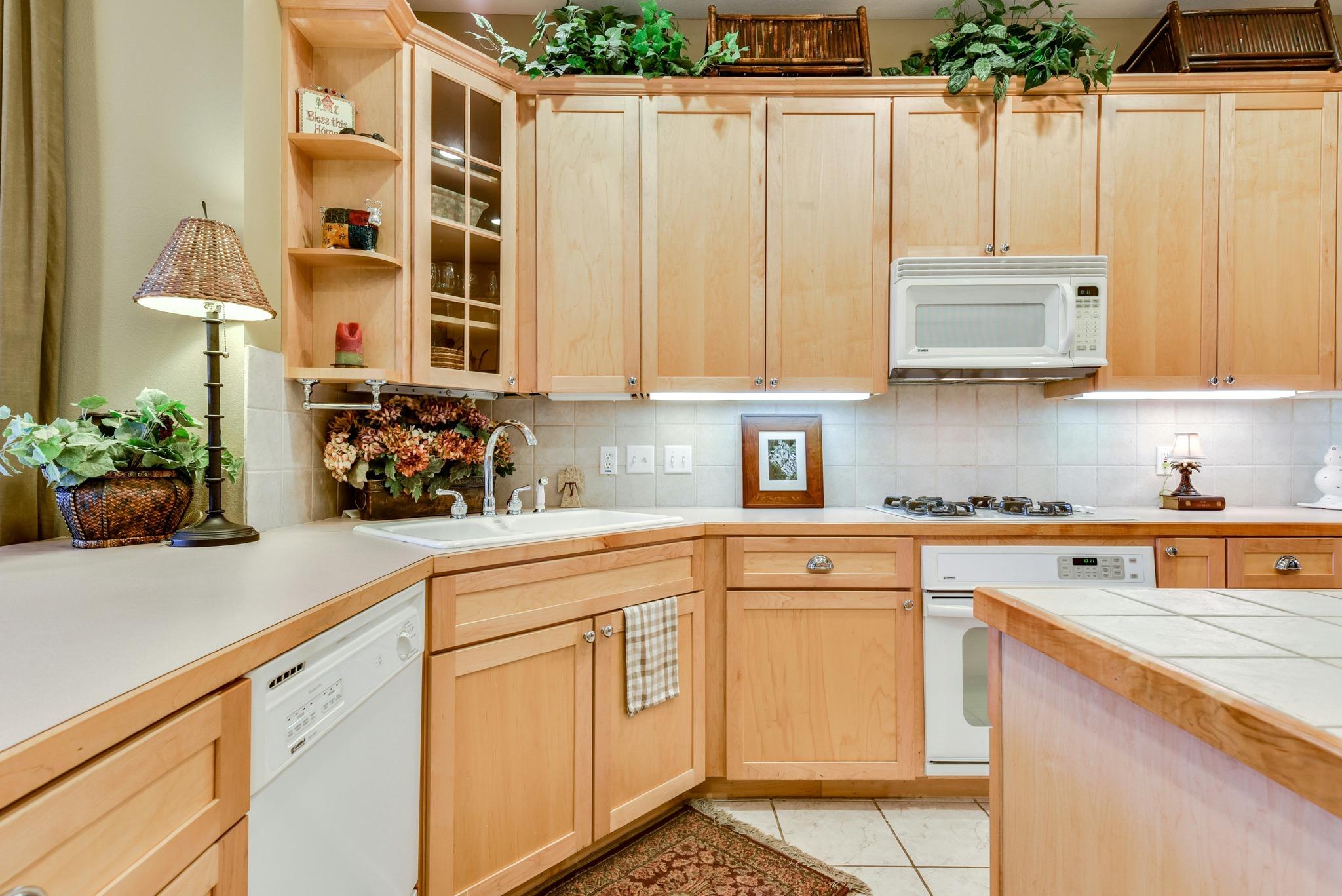 1309 W 10th ST