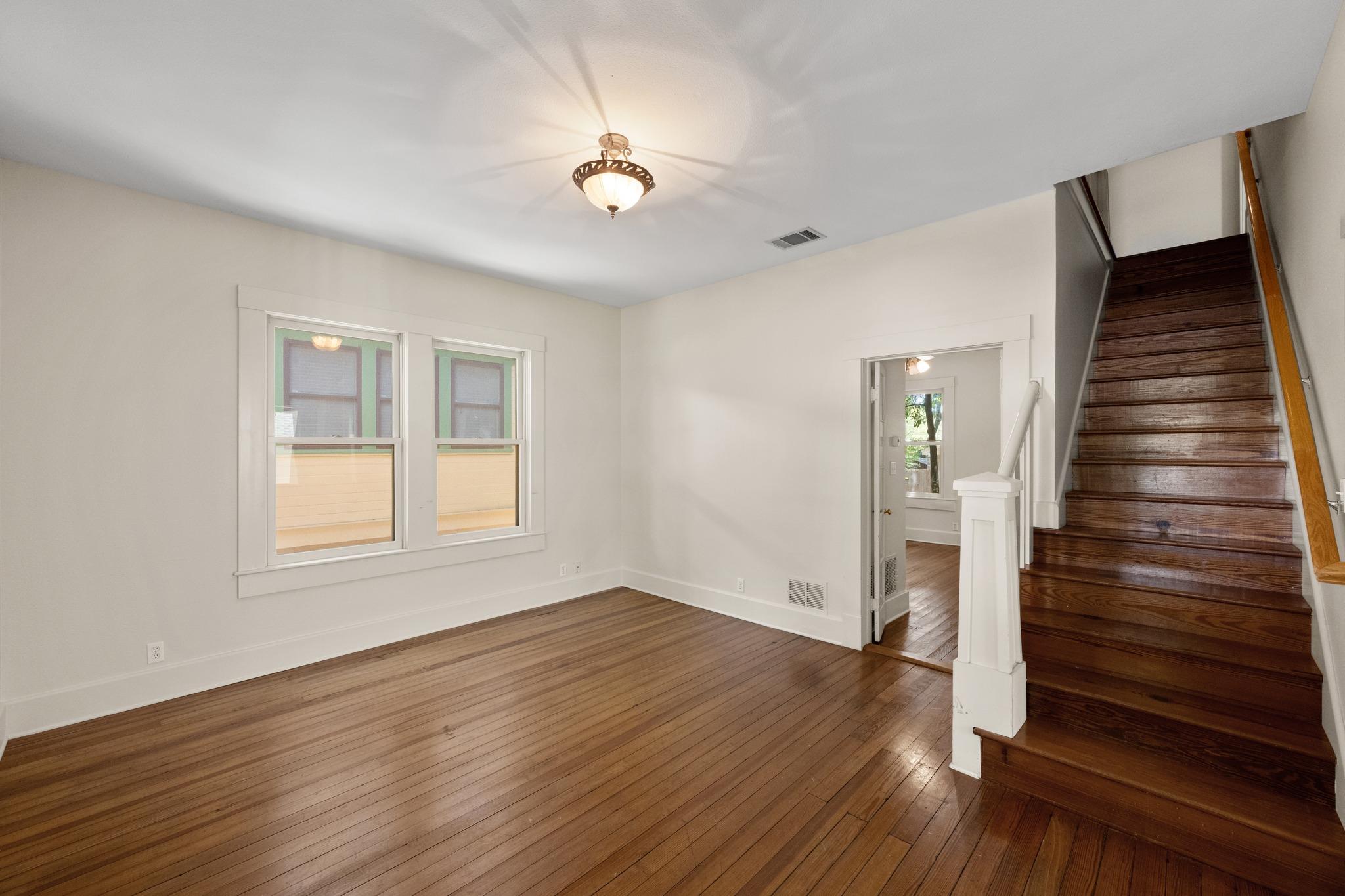 1309 W 10th ST