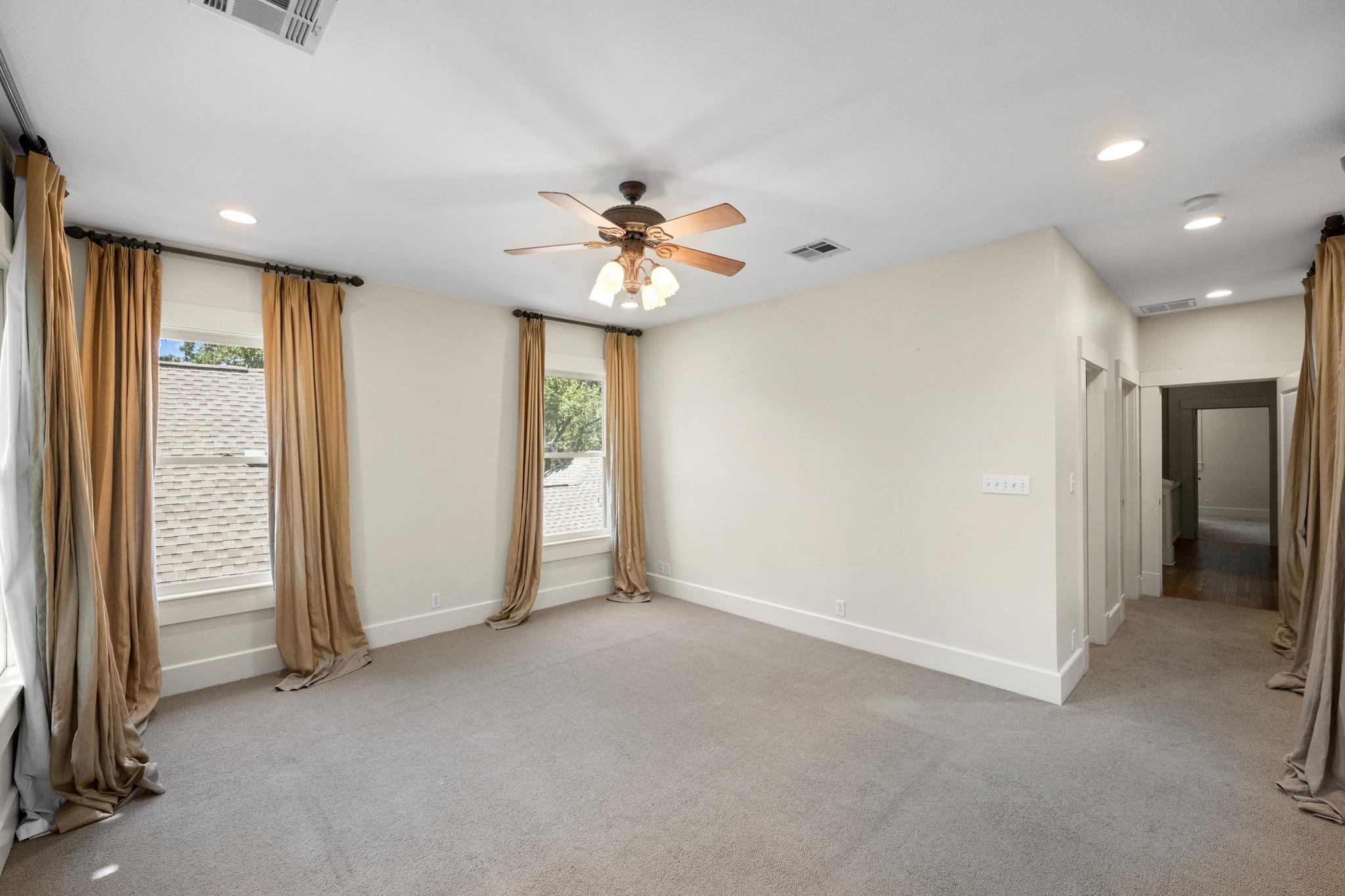 1309 W 10th ST
