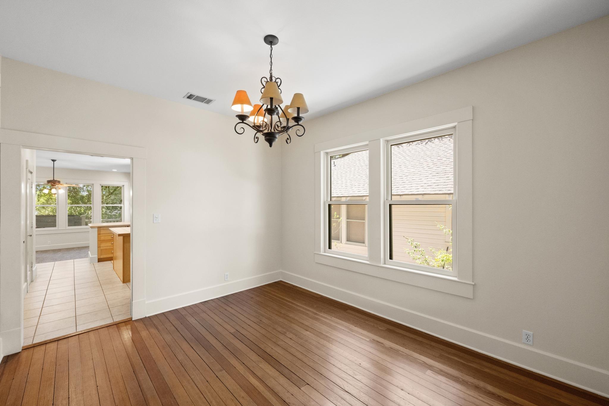 1309 W 10th ST
