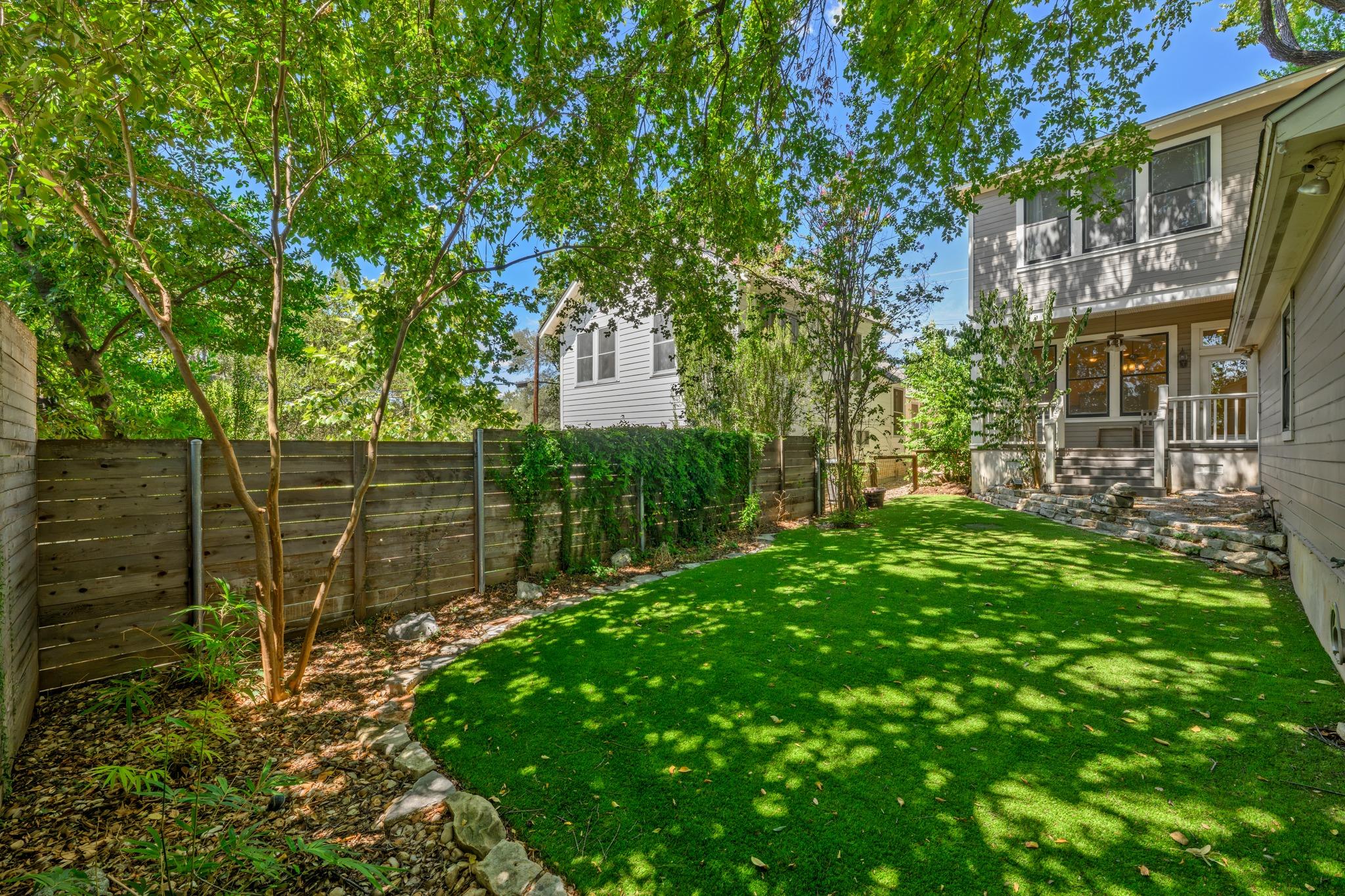1309 W 10th ST